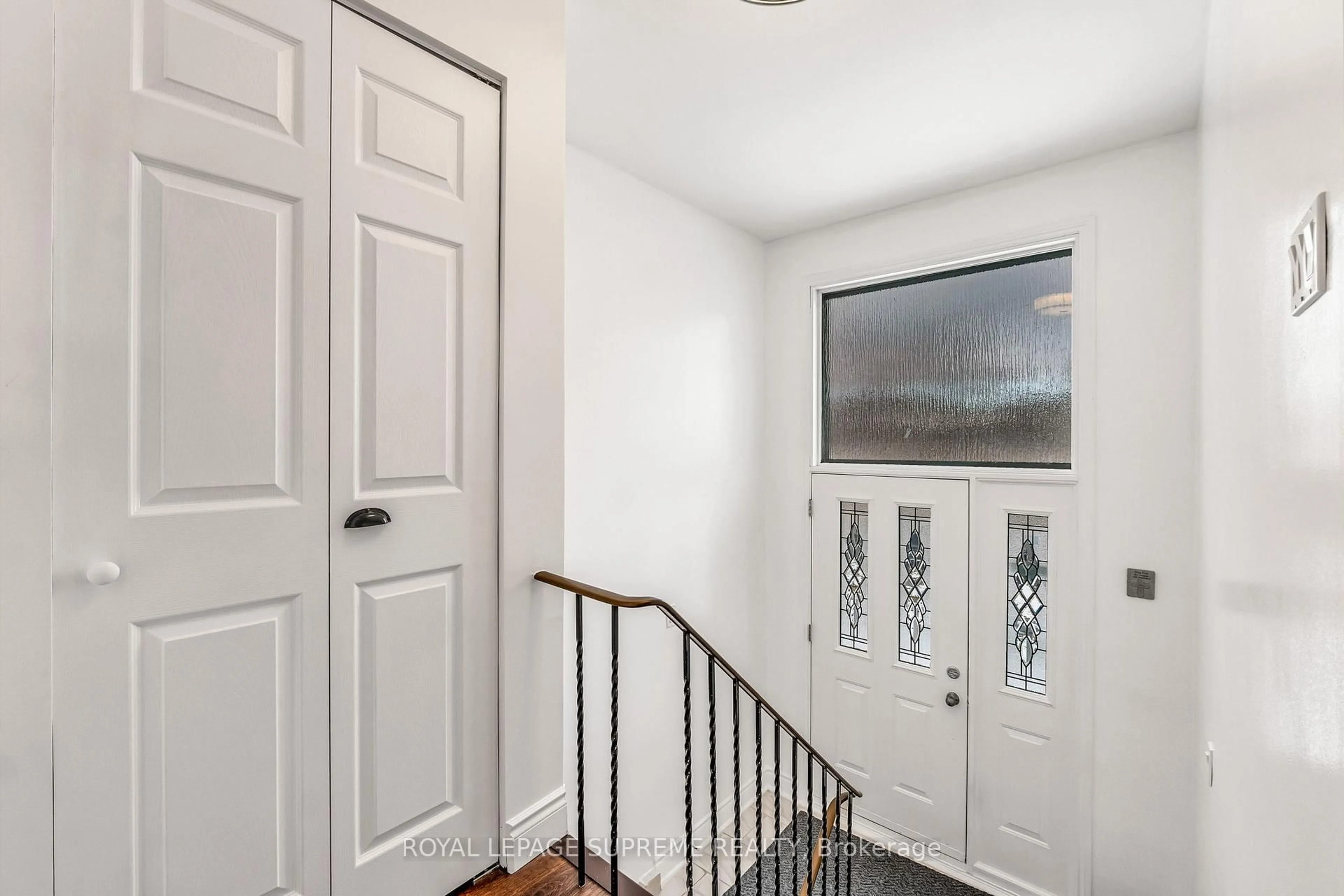 Indoor entryway for 301 Pellatt Ave, Toronto Ontario M9N 3P2