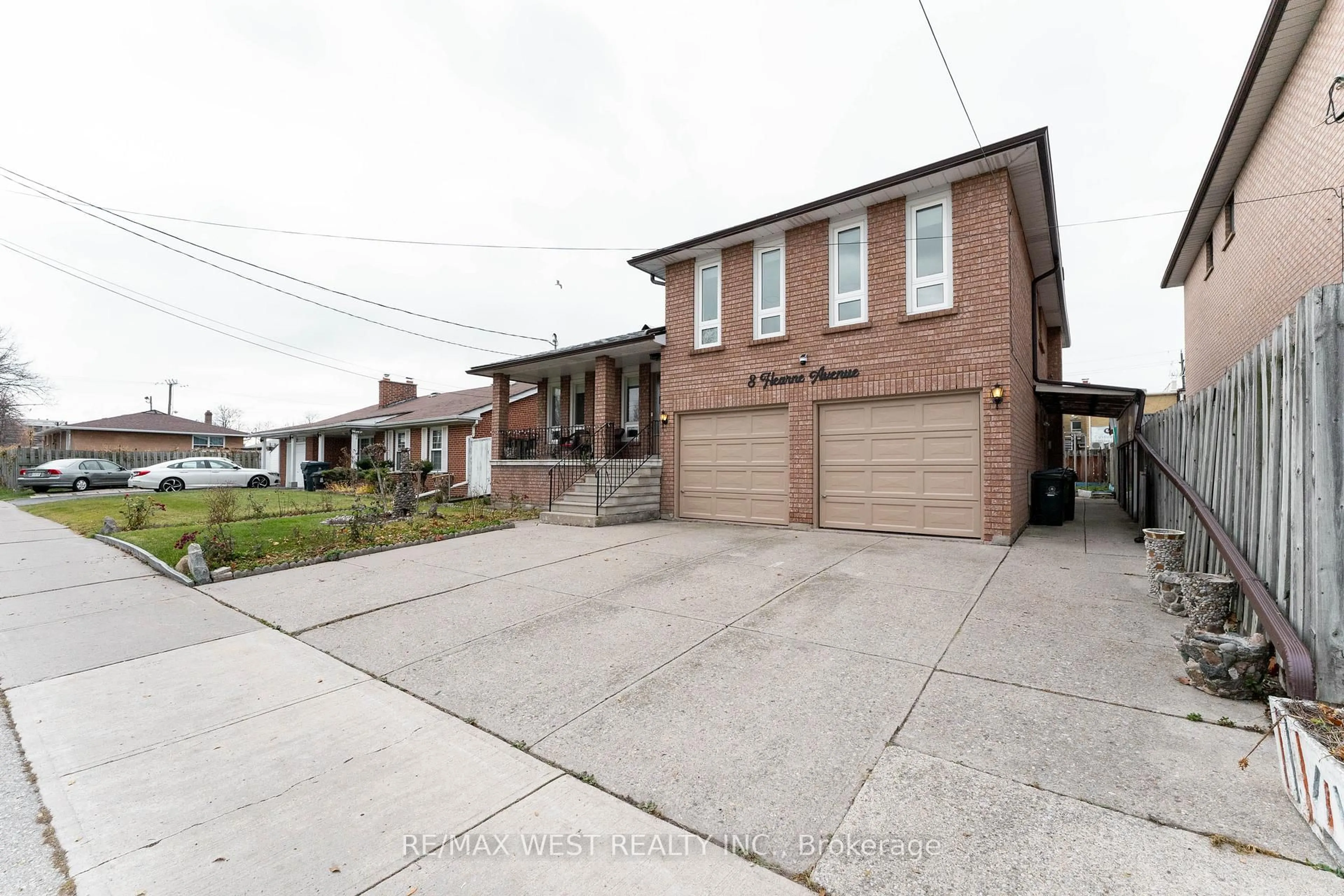 A pic from outside/outdoor area/front of a property/back of a property/a pic from drone, street for 8 Hearne Ave, Toronto Ontario M6L 3B8