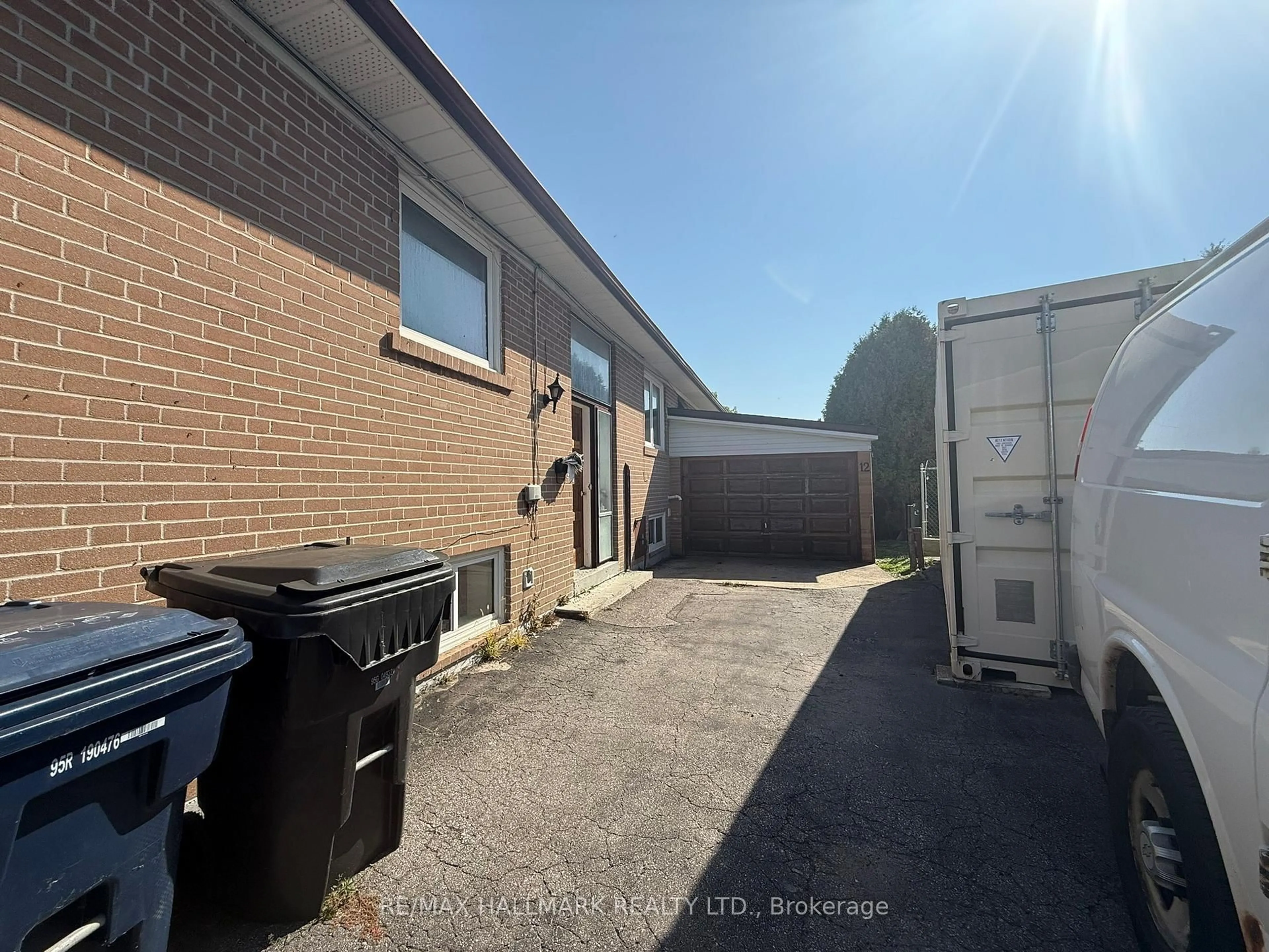 A pic from outside/outdoor area/front of a property/back of a property/a pic from drone, street for 12 Rosette Crt, Toronto Ontario M9M 1Z7