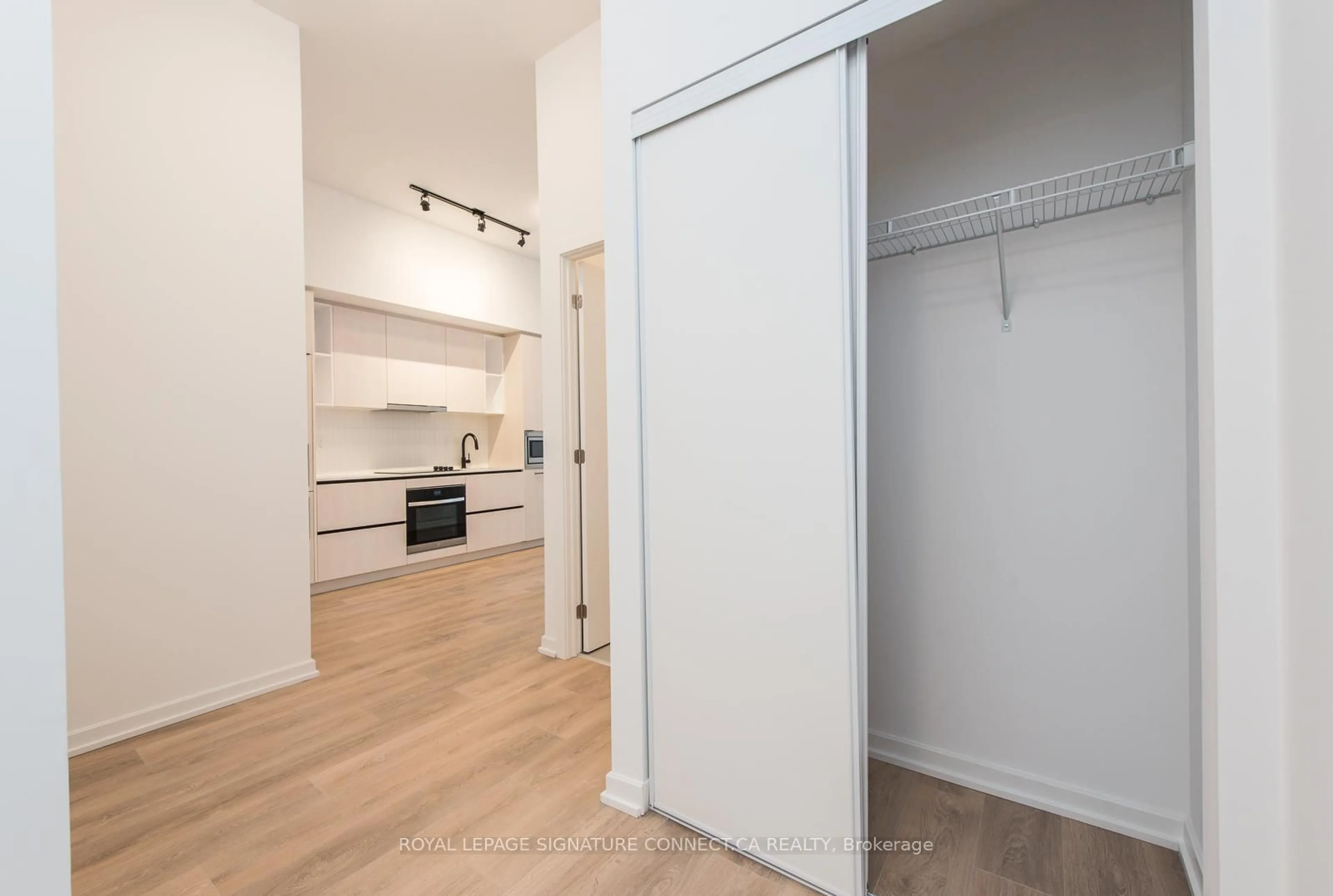 Unknown for 1285 Dupont St #309, Toronto Ontario M6H 0E3