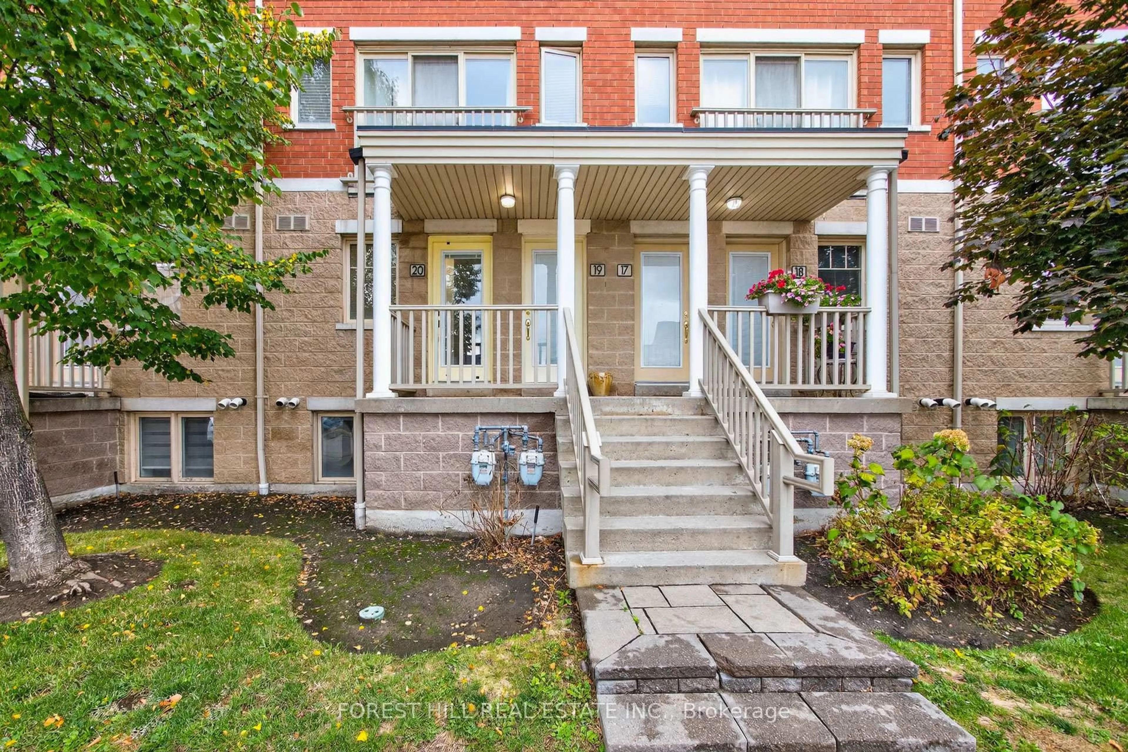 Home with brick exterior material, street for 5050 Intrepid Dr #20, Mississauga Ontario L5M 0E5