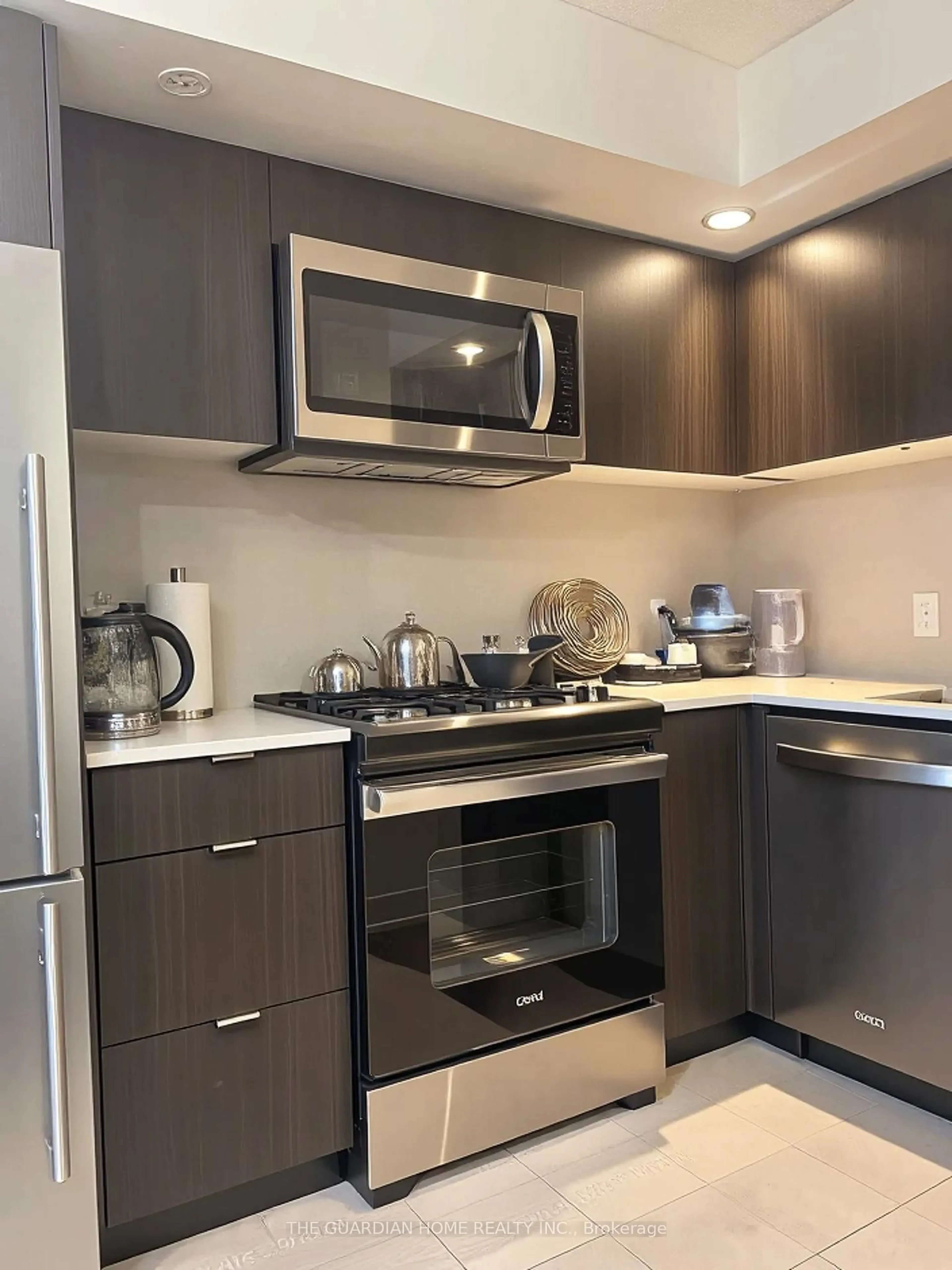 Standard kitchen, unknown for 10 eva Rd #1705, Toronto Ontario M9C 0B3