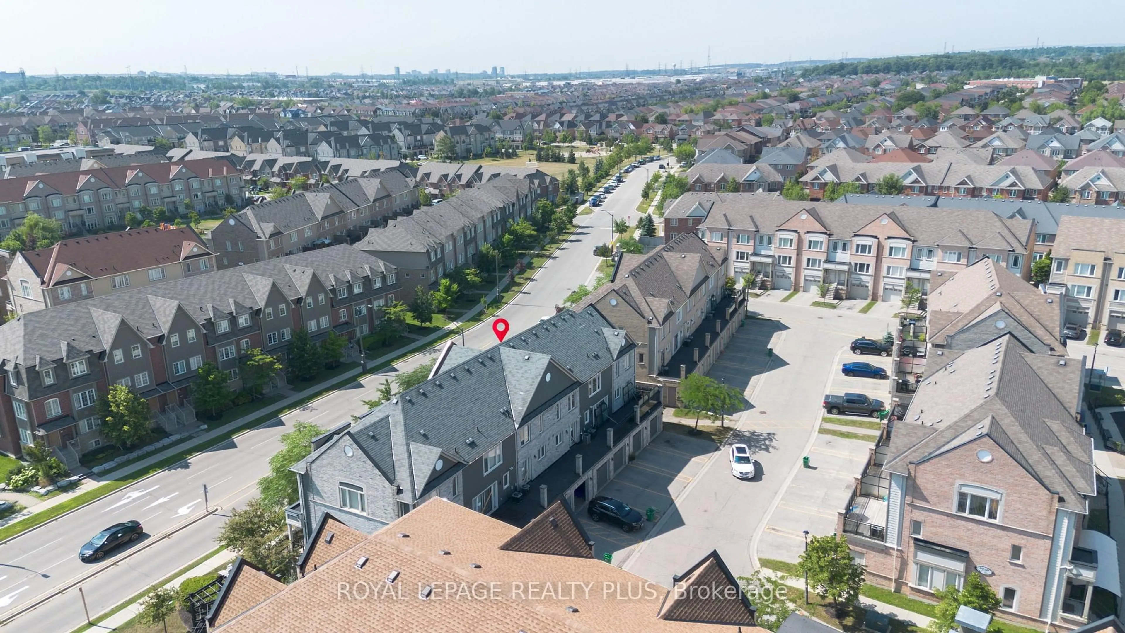 A pic from outside/outdoor area/front of a property/back of a property/a pic from drone, street for 3015 Destination Dr #5, Mississauga Ontario L5M 0P3