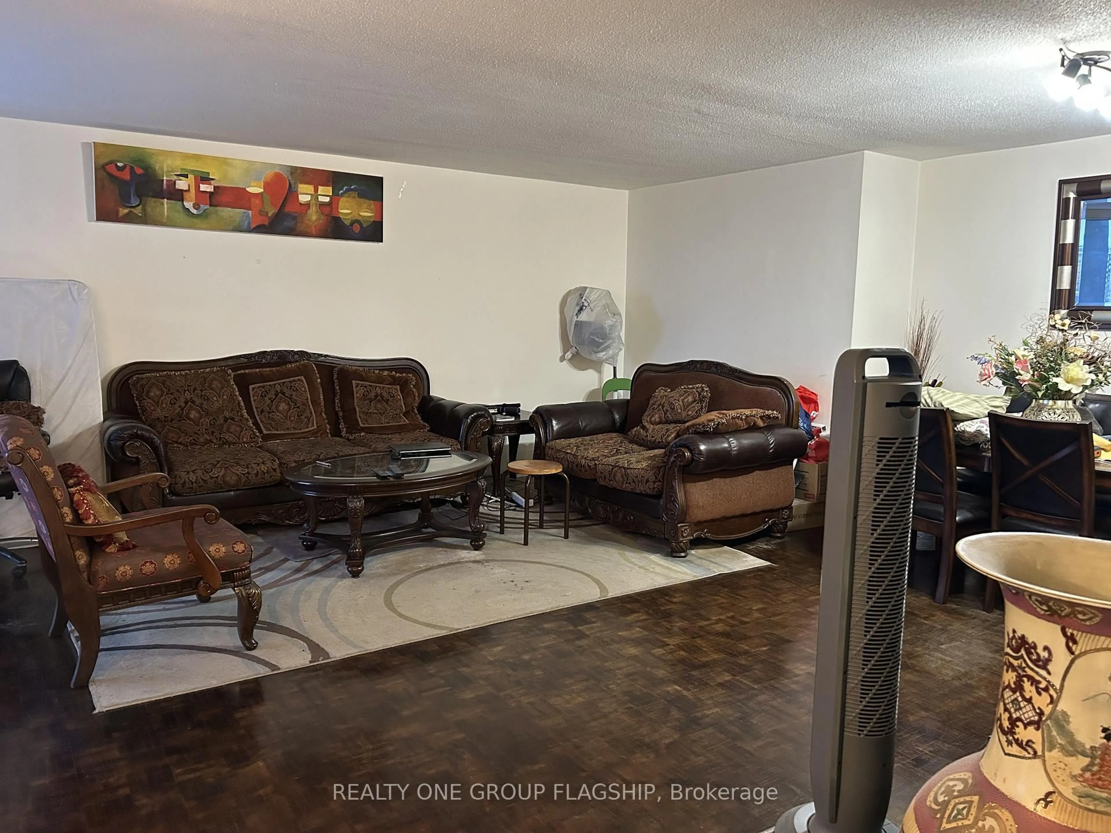 A pic of a room for 61 Richview Rd #1401, Toronto Ontario M9A 4M8