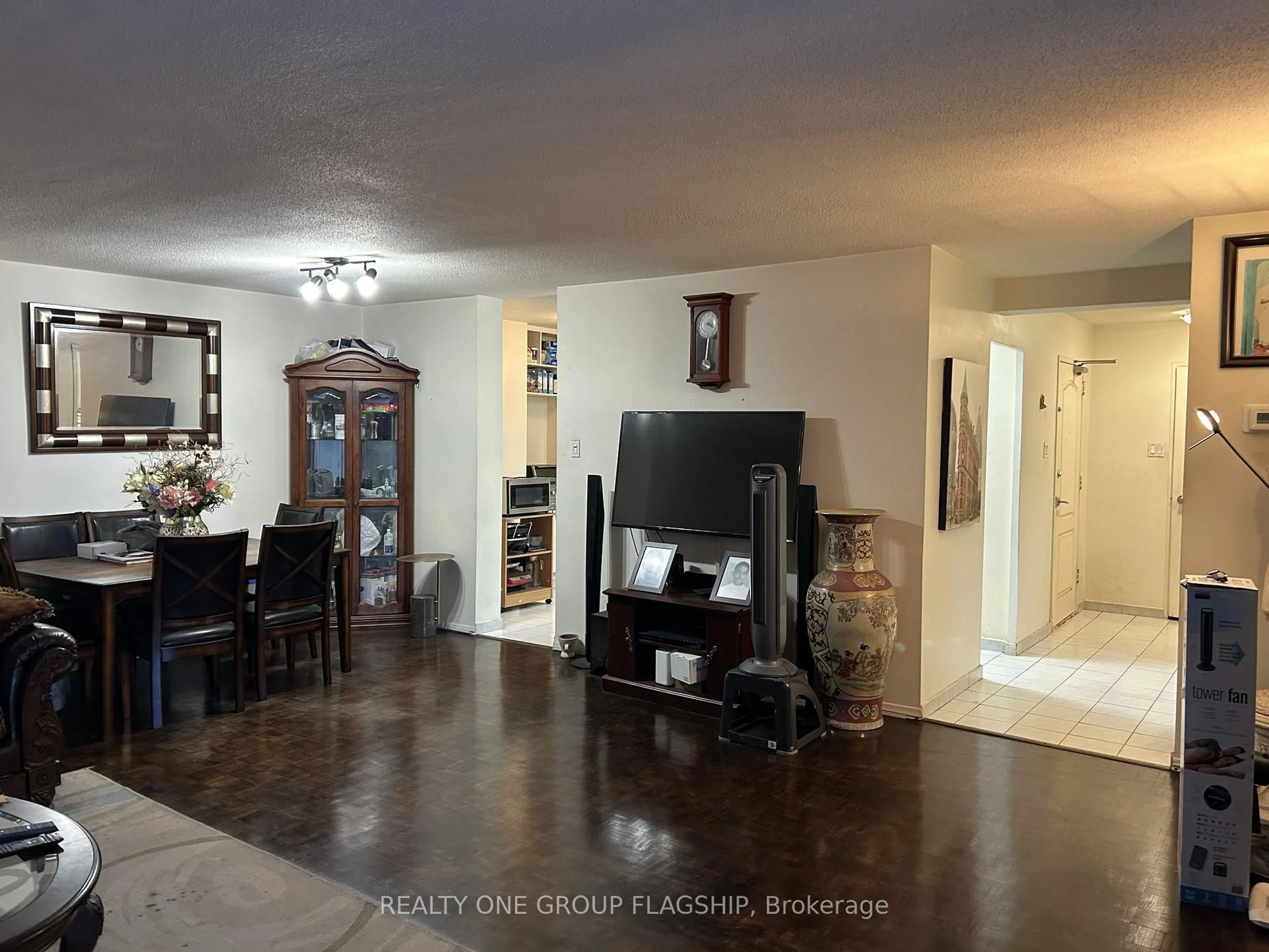 Unknown for 61 Richview Rd #1401, Toronto Ontario M9A 4M8