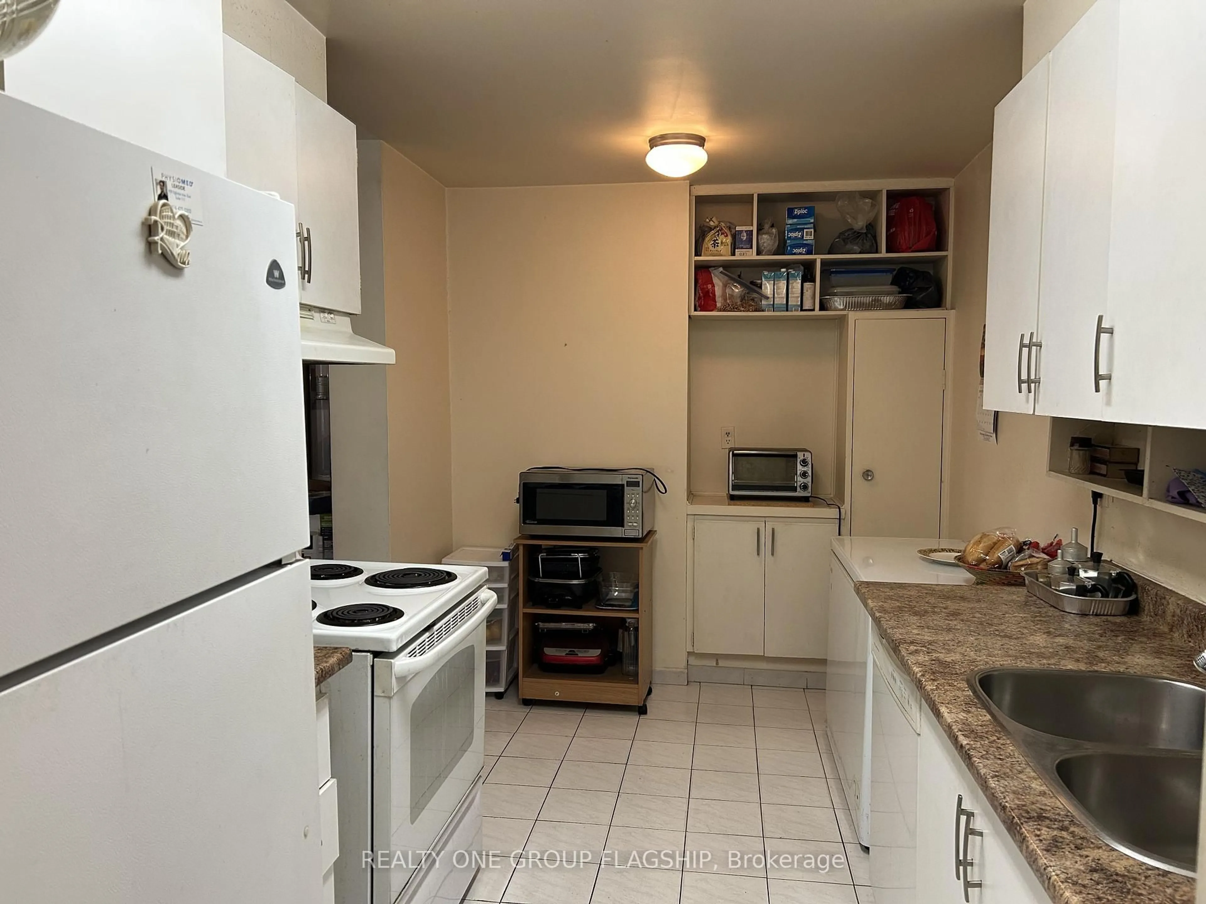 Standard kitchen, unknown for 61 Richview Rd #1401, Toronto Ontario M9A 4M8