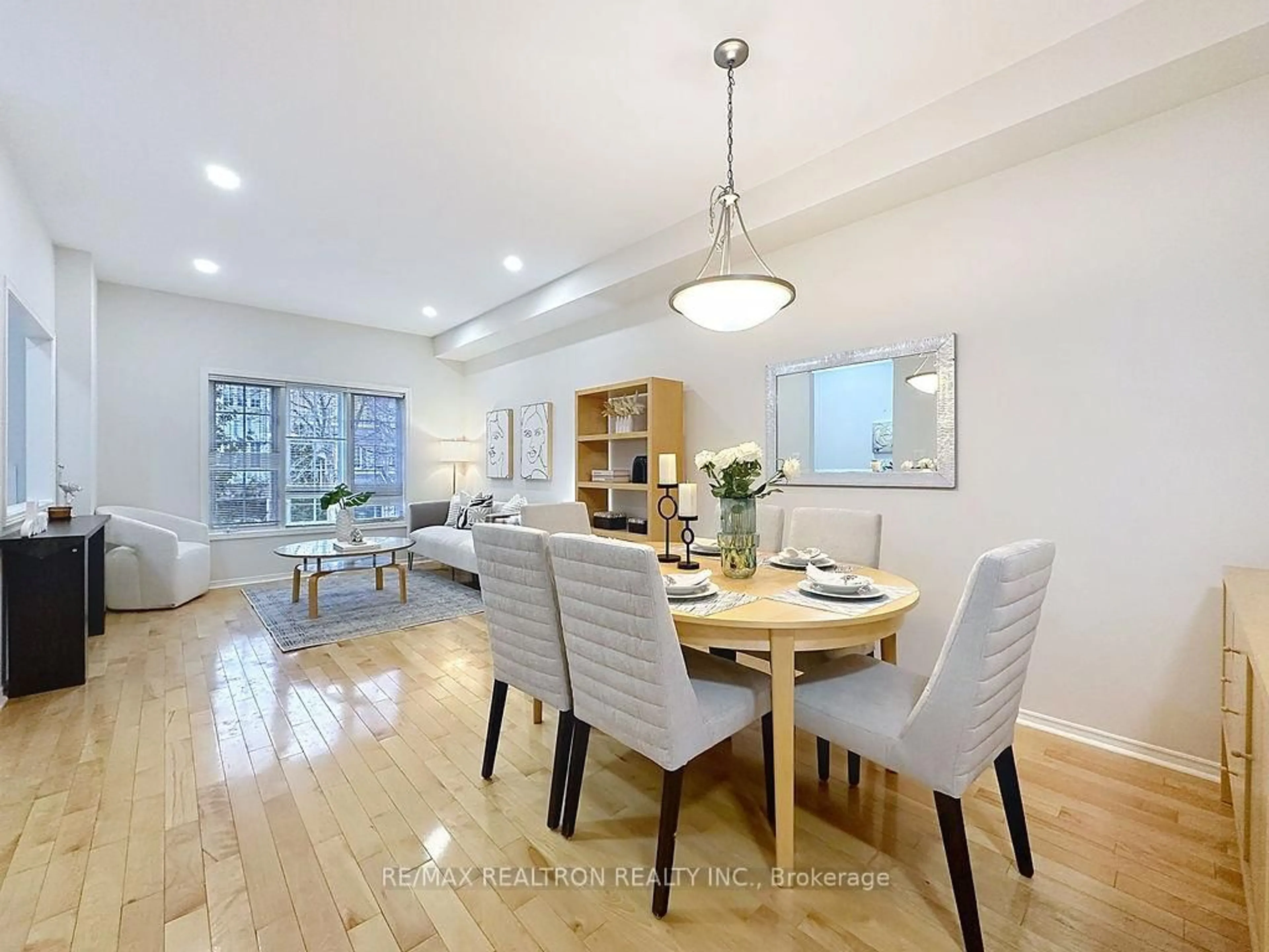 Dining room, wood/laminate floor for 19 Harbourview Cres, Toronto Ontario M8V 4A6