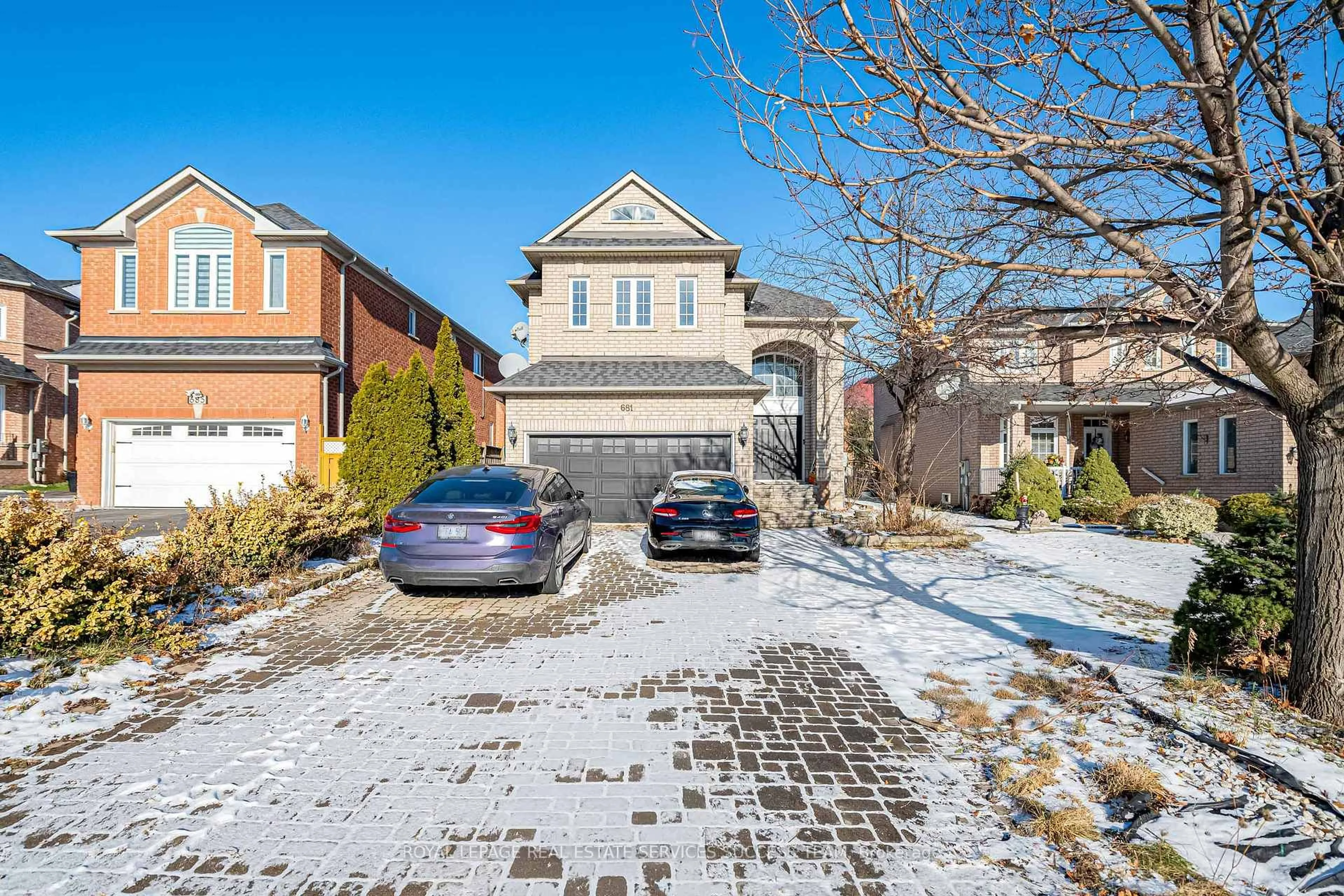 Unknown for 681 Bristol Rd, Mississauga Ontario L5R 3Y1
