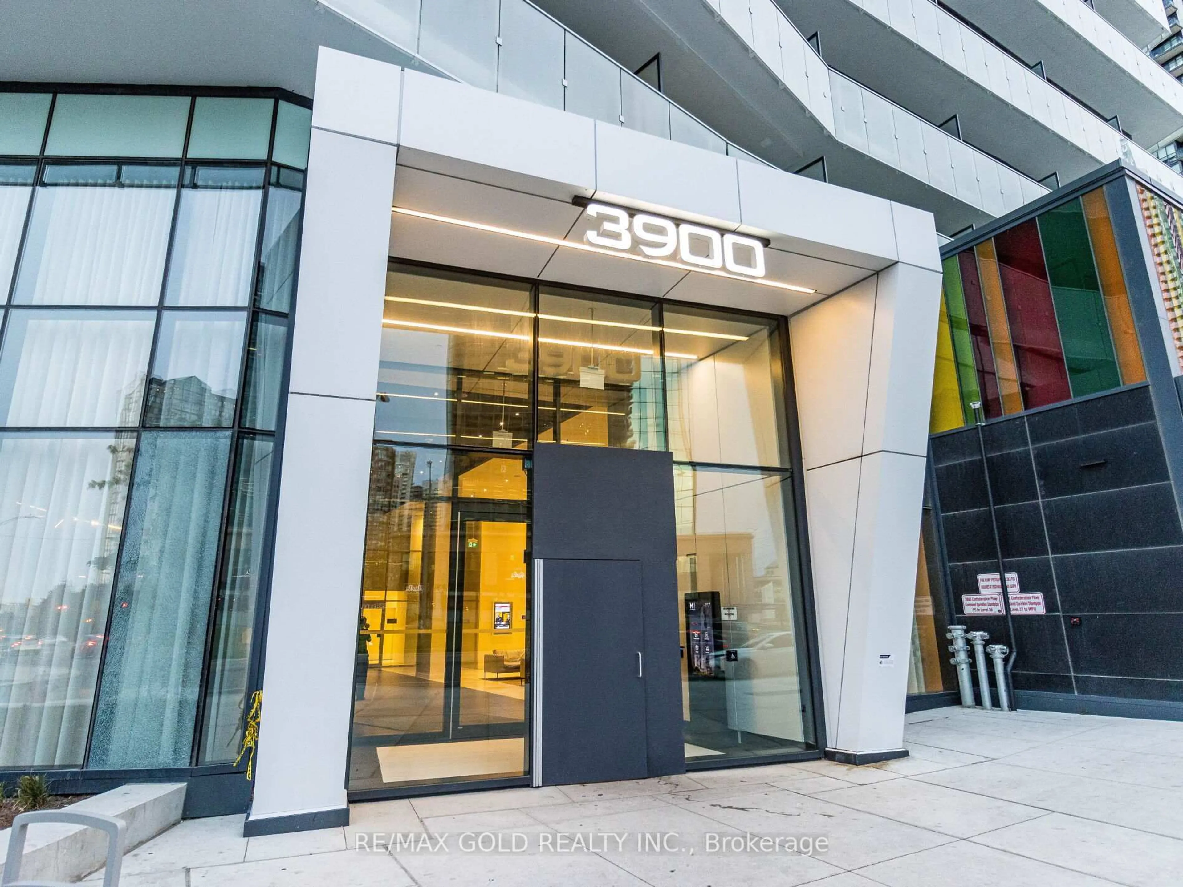 Indoor foyer for 3900 Confederation Pkwy #4603, Mississauga Ontario L5B 0M3