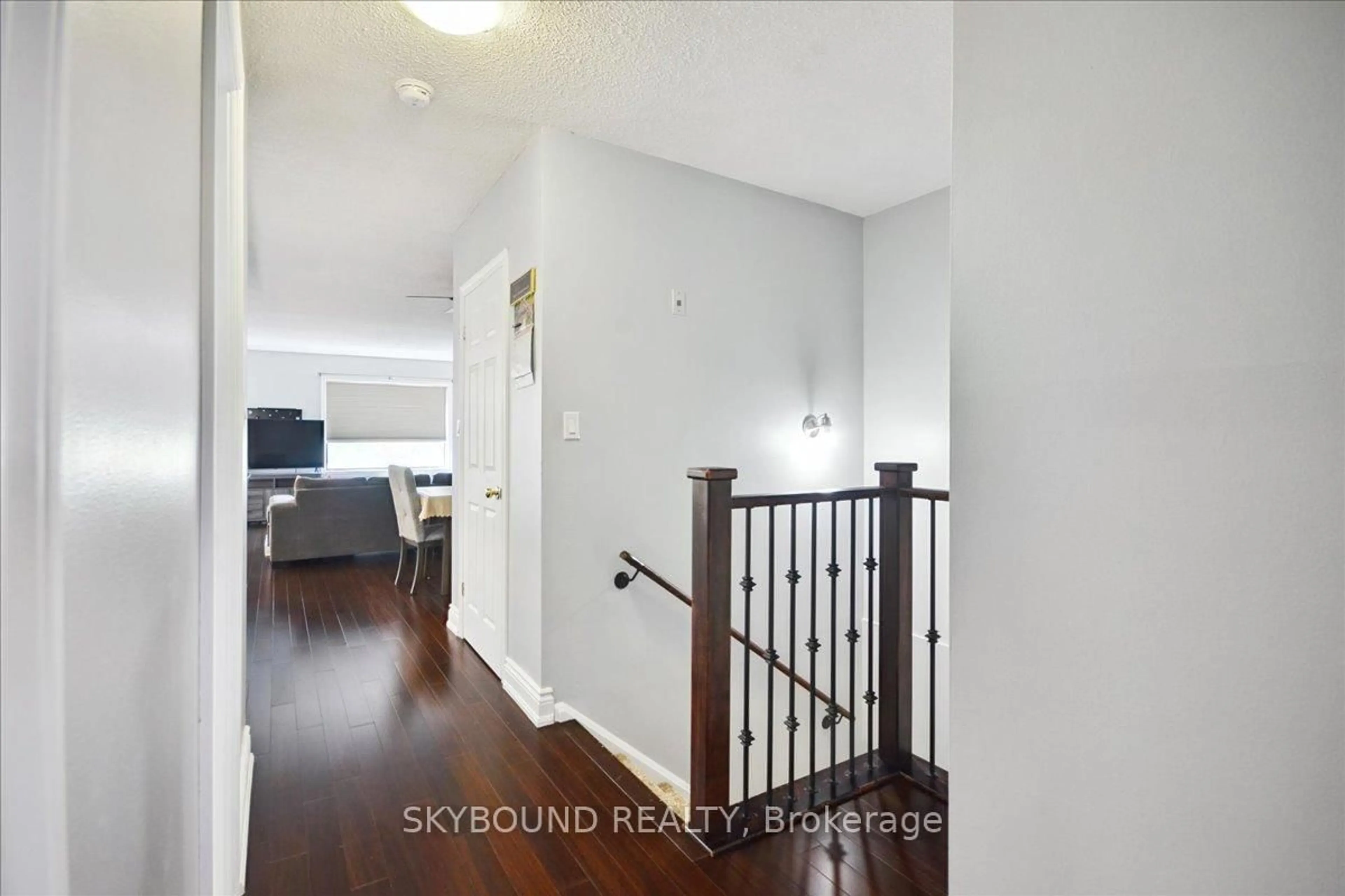 Unknown for 1000 Cedarglen Gate #506, Mississauga Ontario L5C 3Z5