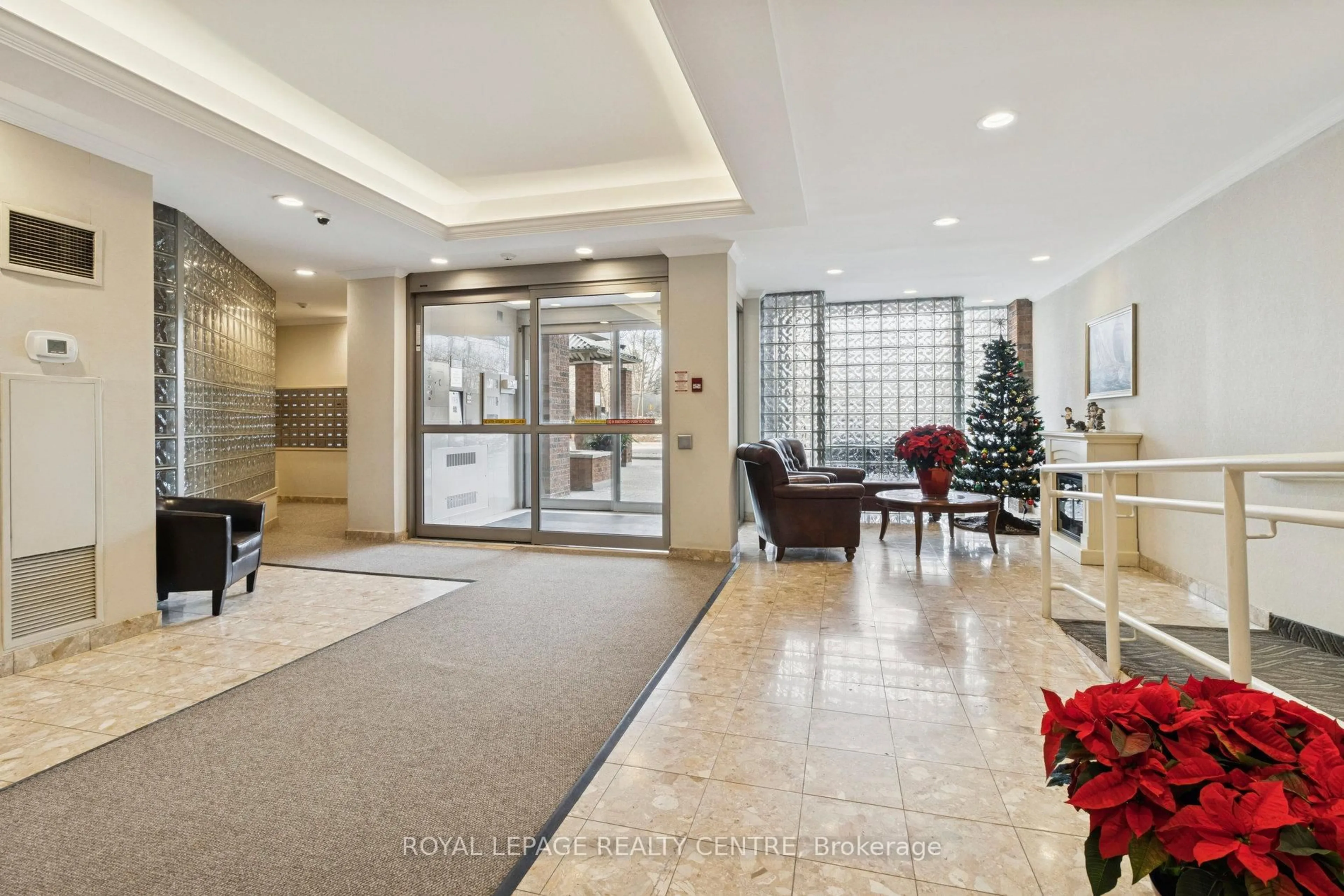 Lobby for 1110 Walden Circ #510, Mississauga Ontario L5J 4R3