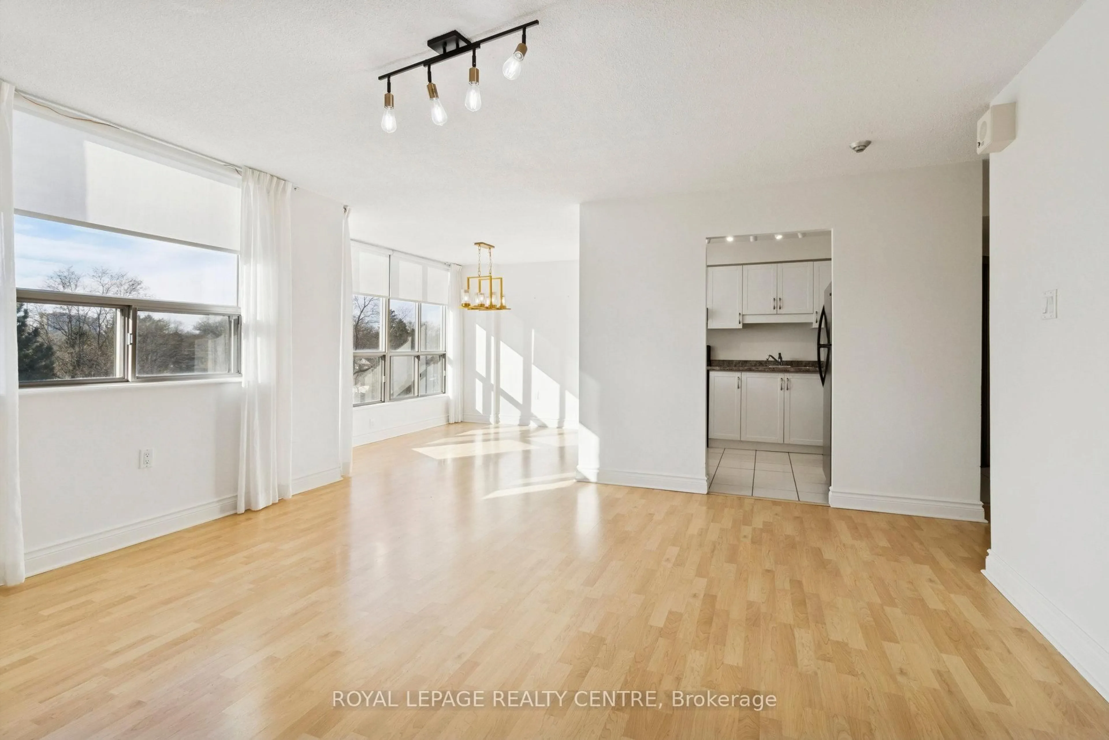 Unknown for 1110 Walden Circ #510, Mississauga Ontario L5J 4R3