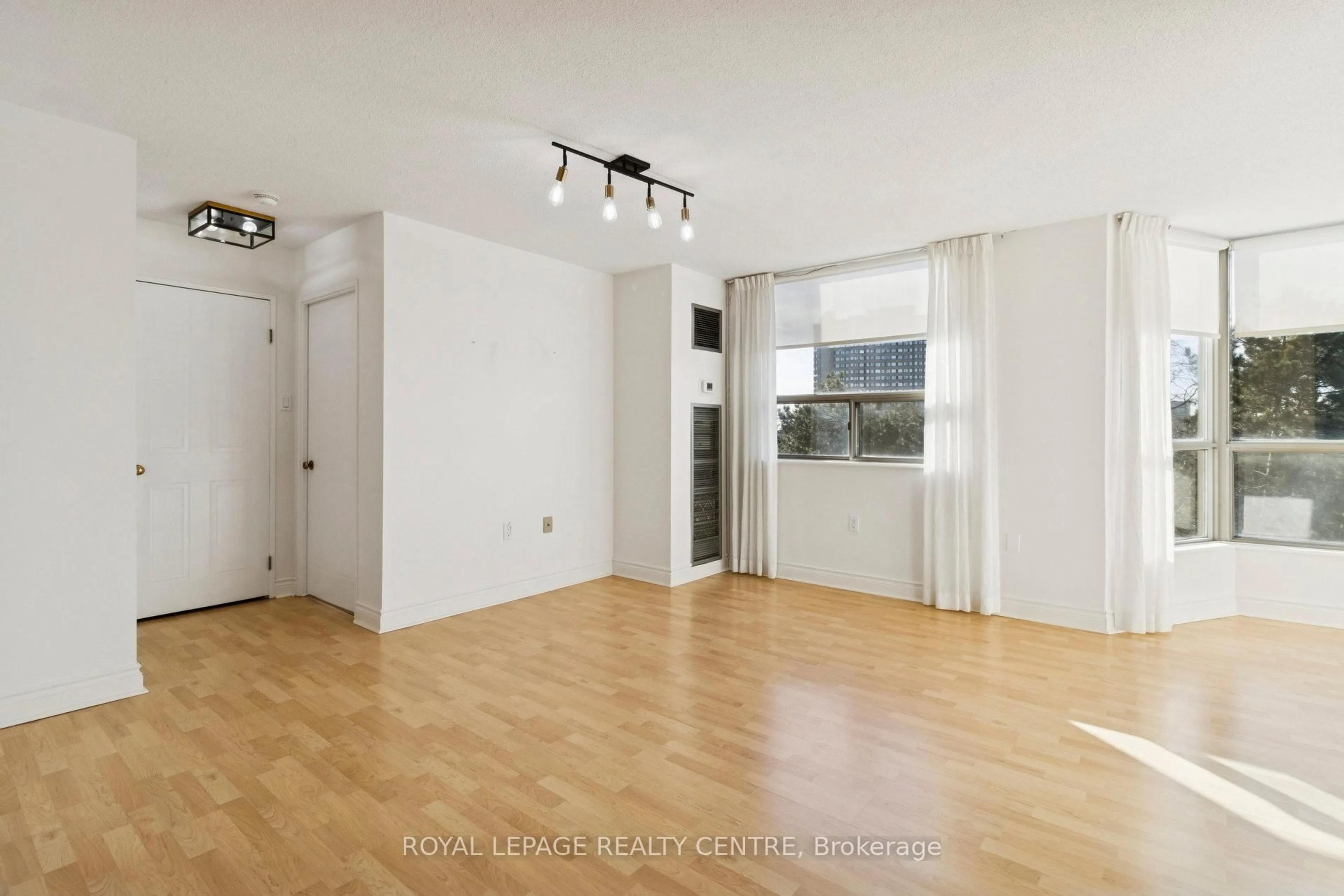 A pic of a room for 1110 Walden Circ #510, Mississauga Ontario L5J 4R3