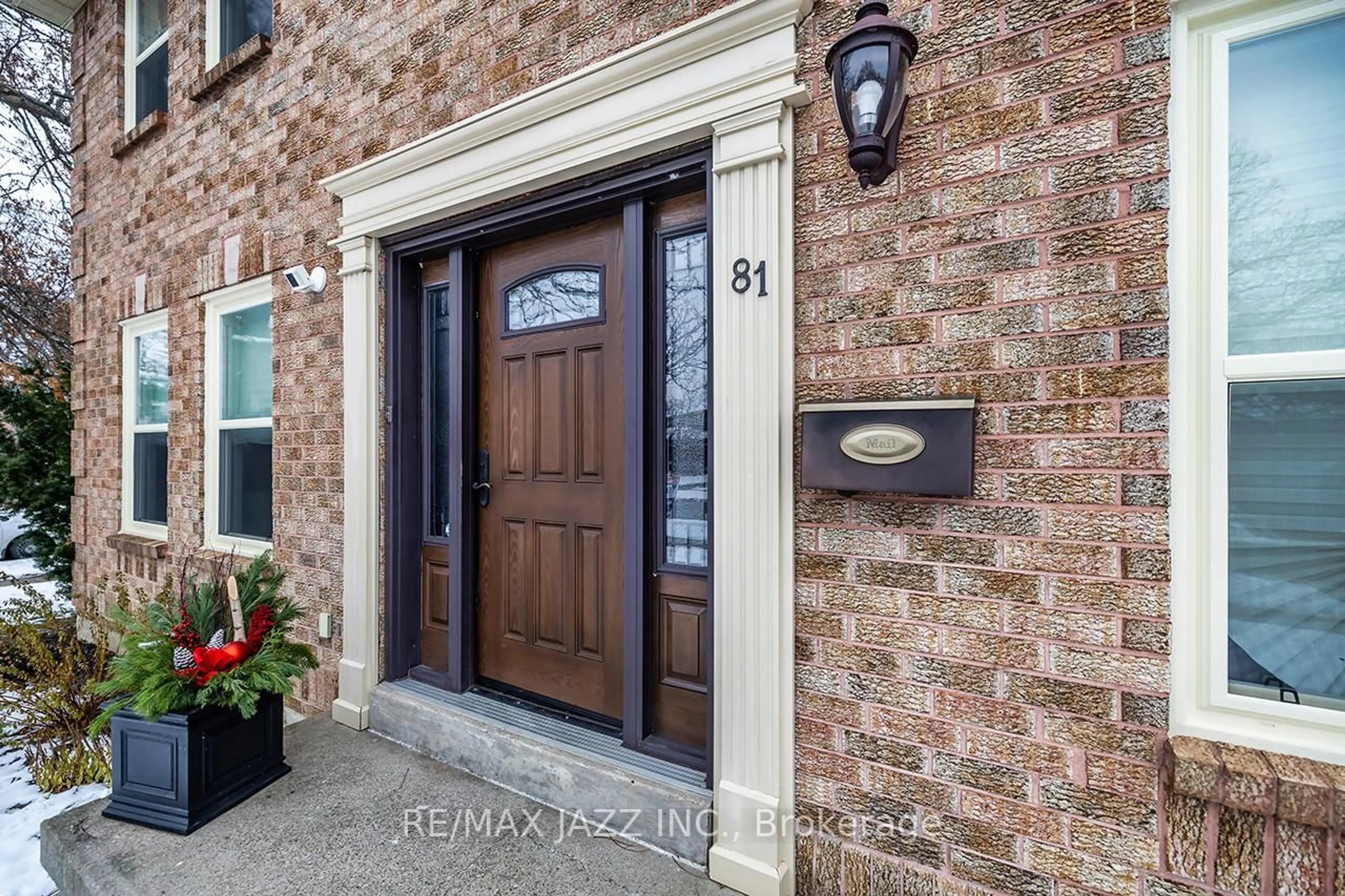 Unknown for 81 Burgby Ave, Brampton Ontario L6X 3E2