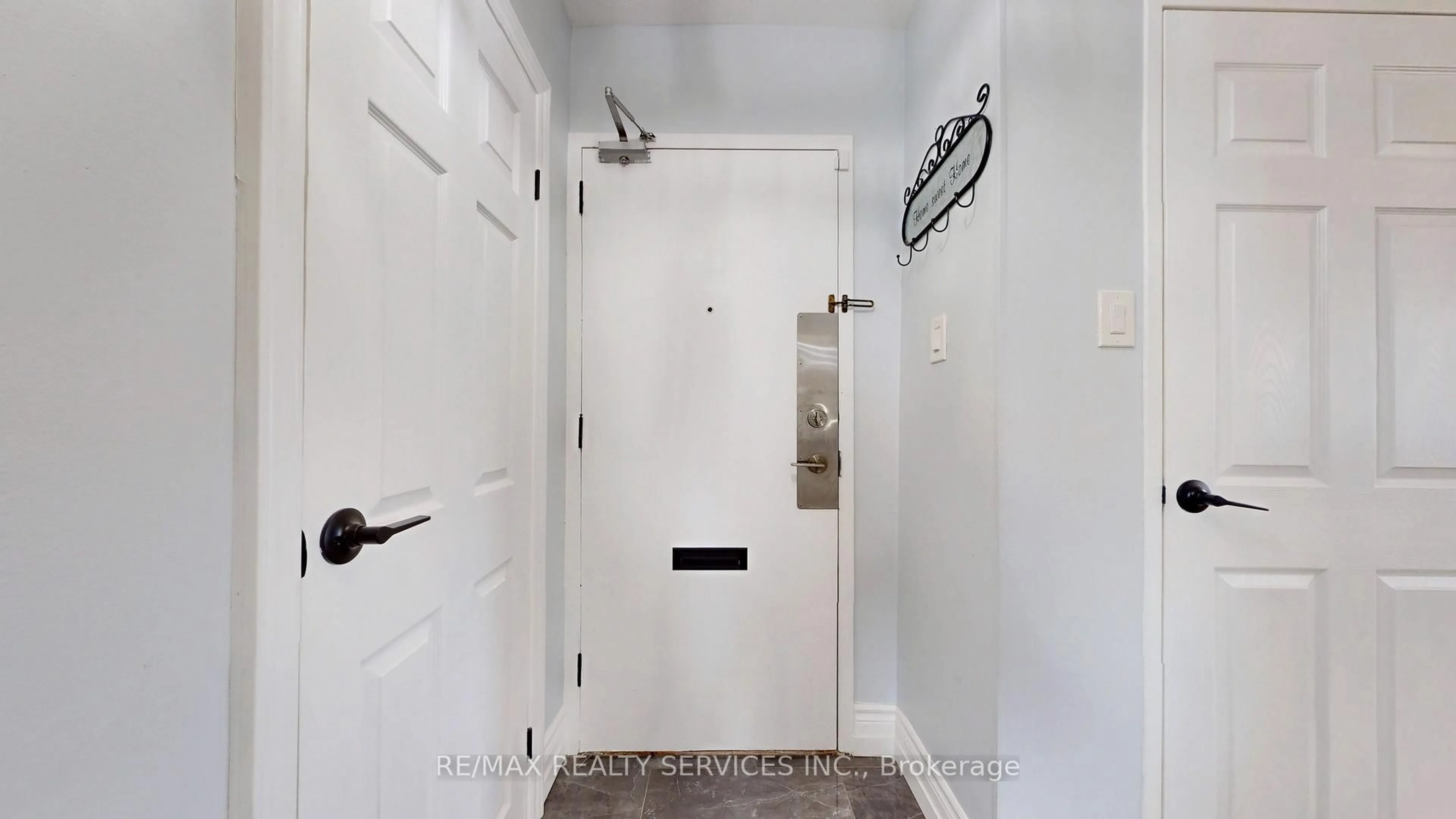 Indoor entryway for 551 The West Mall #1219, Toronto Ontario M9C 1G7