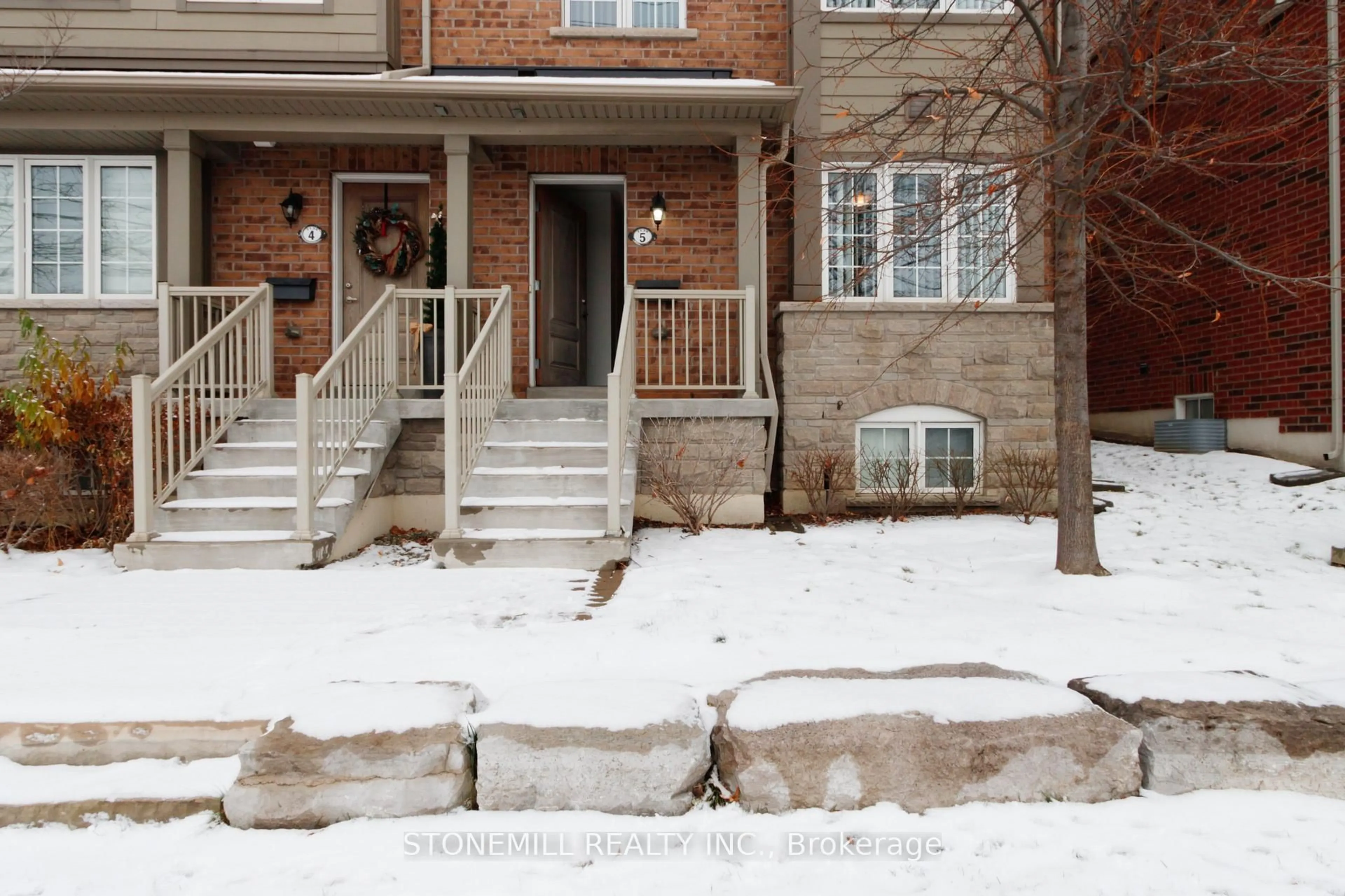 Unknown for 3130 Boxford Cres #5, Mississauga Ontario L5M 0X1