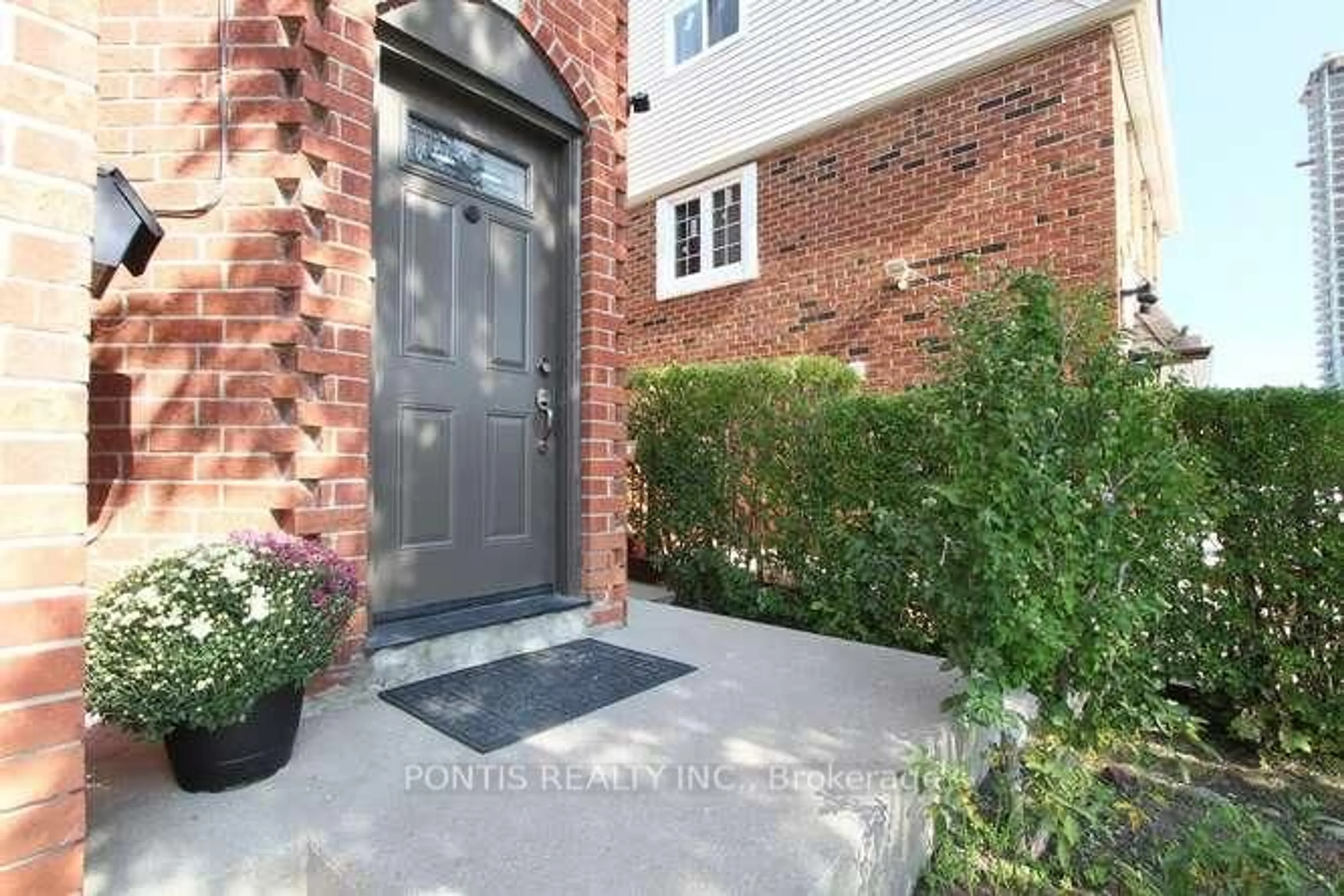 Home with brick exterior material, street for 72 SHELDRAKE Crt, Brampton Ontario L6Y 2W9