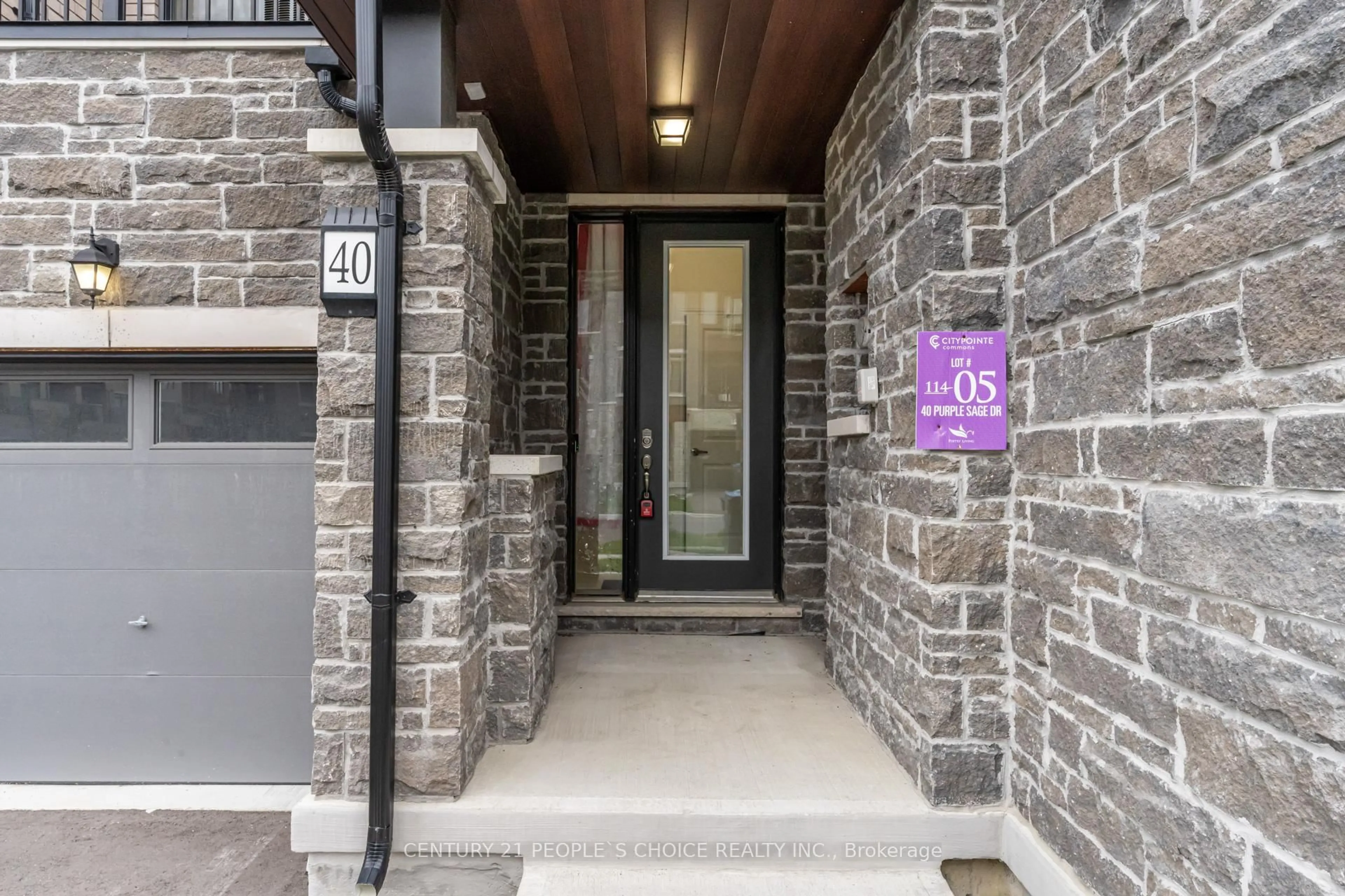 Indoor entryway for 40 Purple Sage Dr, Brampton Ontario L6P 4N9