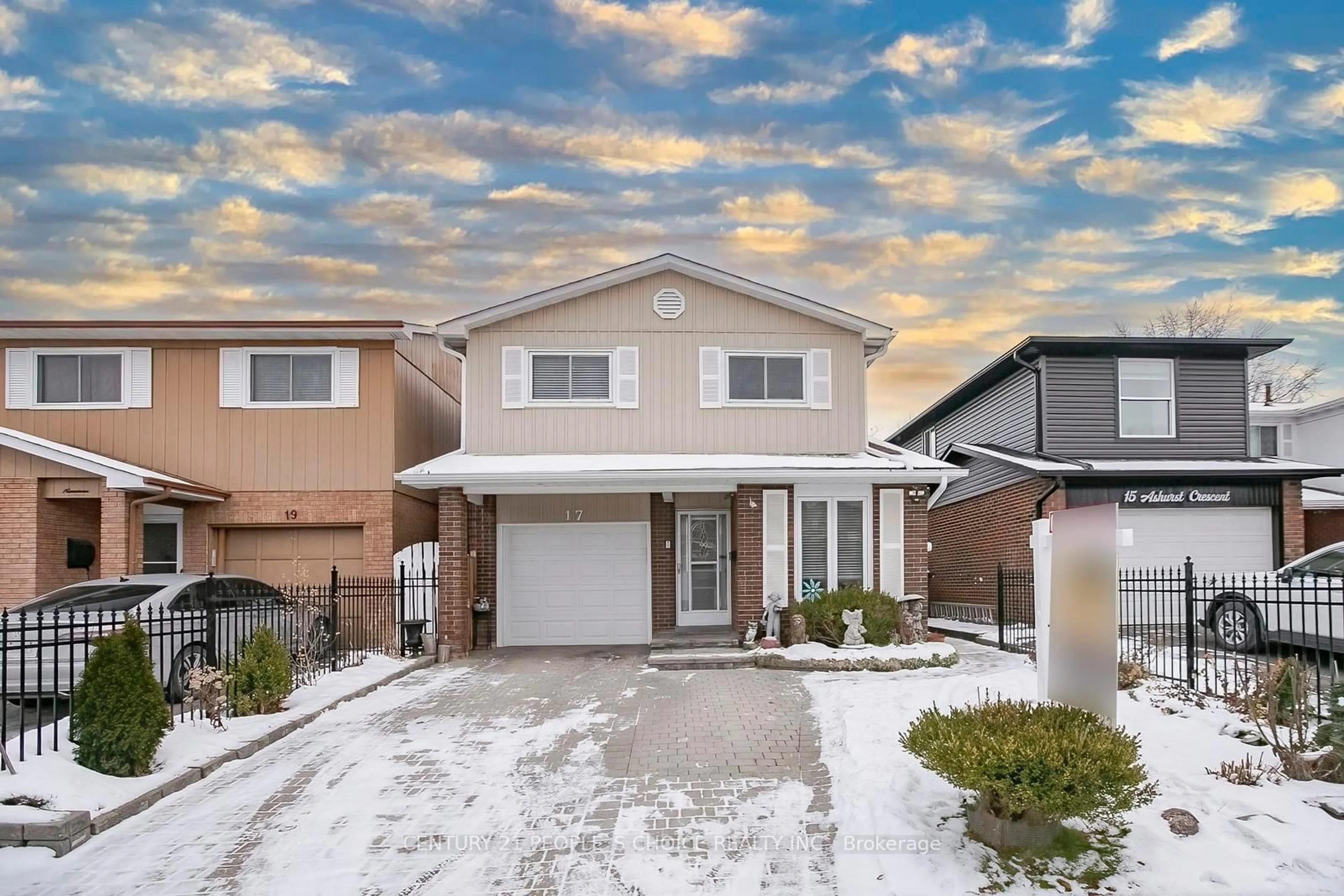Home with vinyl exterior material, street for 17 Ashurst Cres, Brampton Ontario L6V 3N6