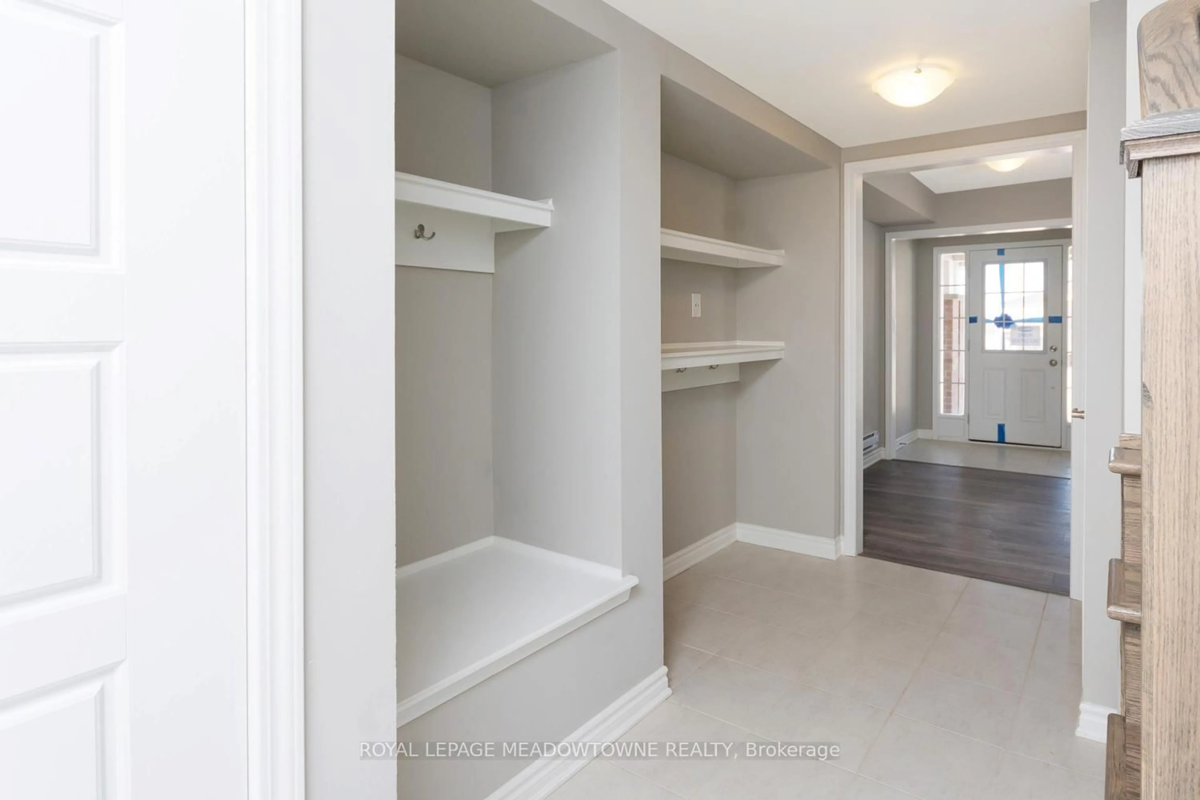 Storage room or clothes room or walk-in closet for 102 Frost Crt, Milton Ontario L9E 1G4