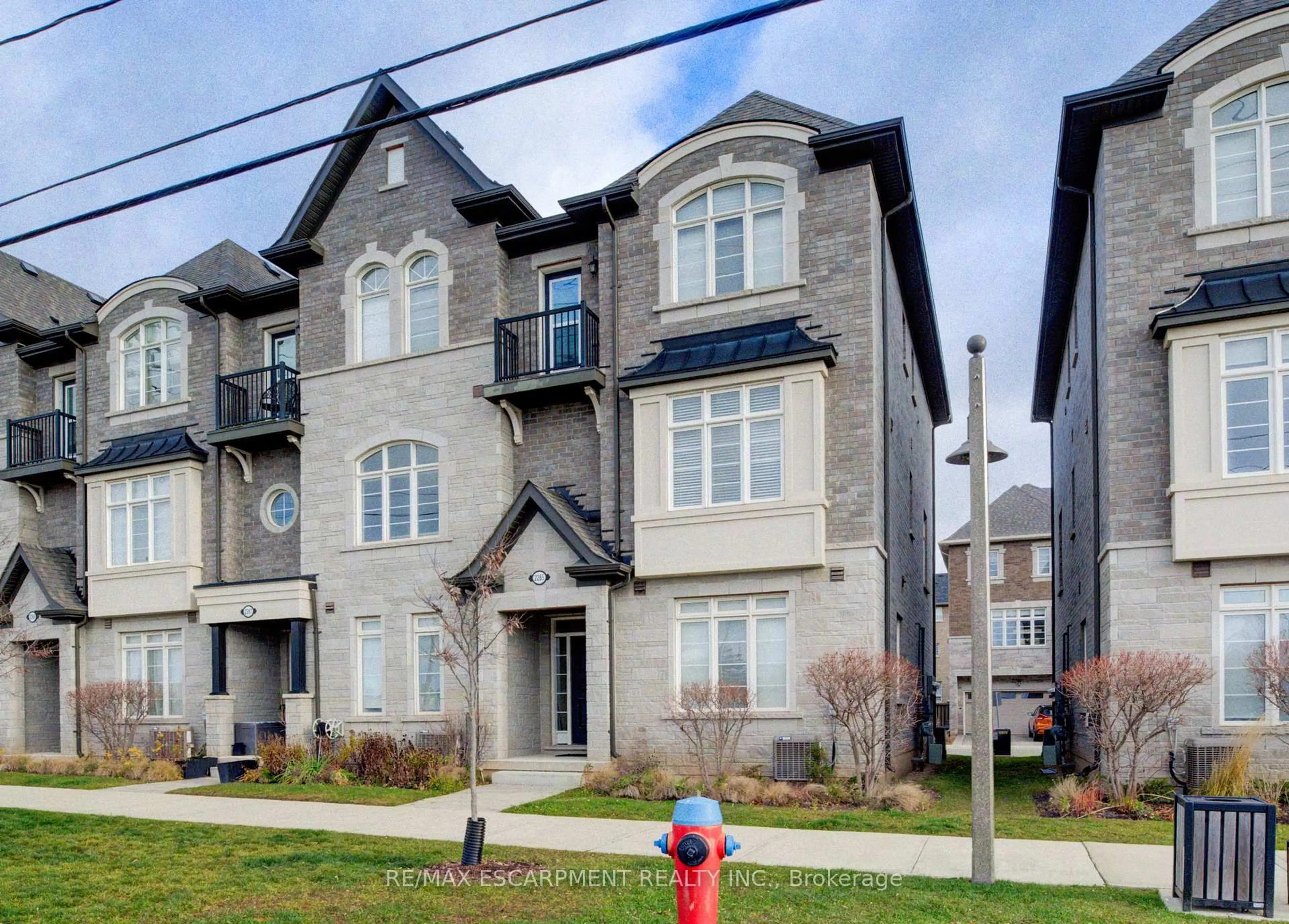 Home with brick exterior material, street for 2285 Khalsa Gate, Oakville Ontario L6M 1P4