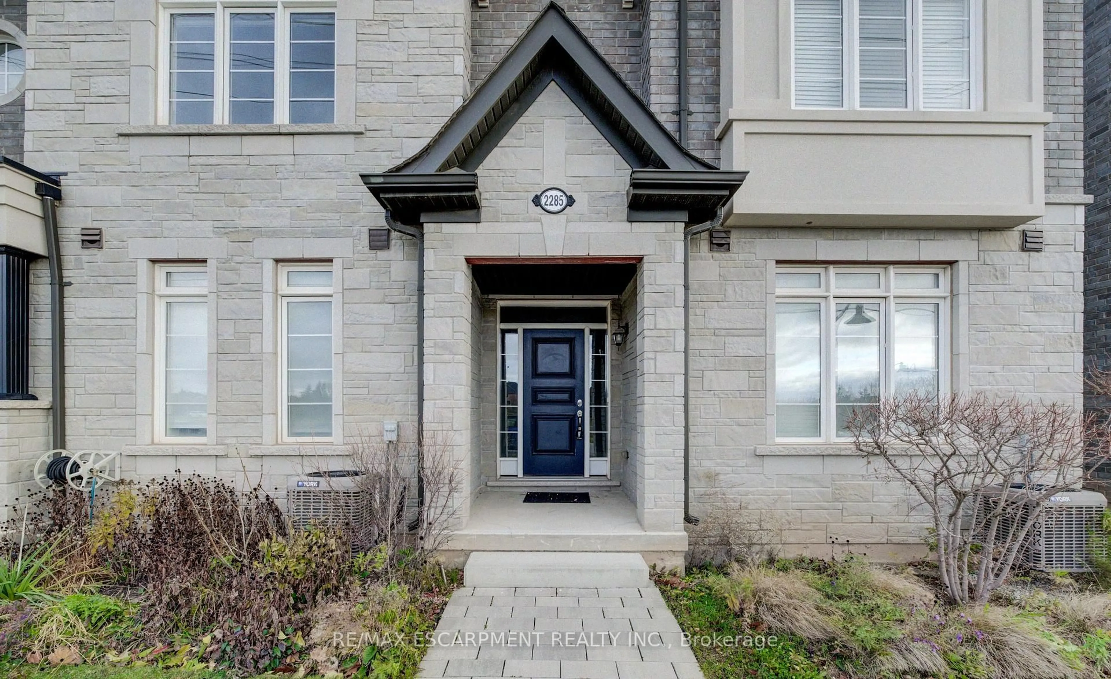 Unknown for 2285 Khalsa Gate, Oakville Ontario L6M 1P4