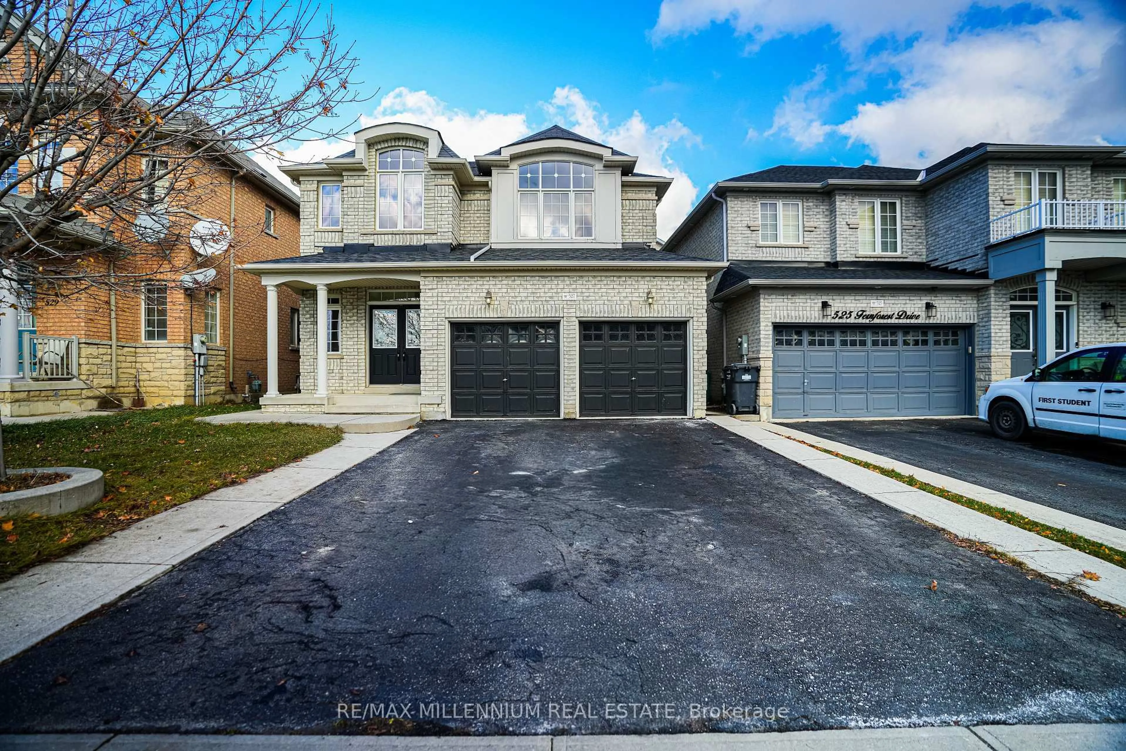 Home with brick exterior material, street for 527 Fernforest Dr, Brampton Ontario L6R 0S2