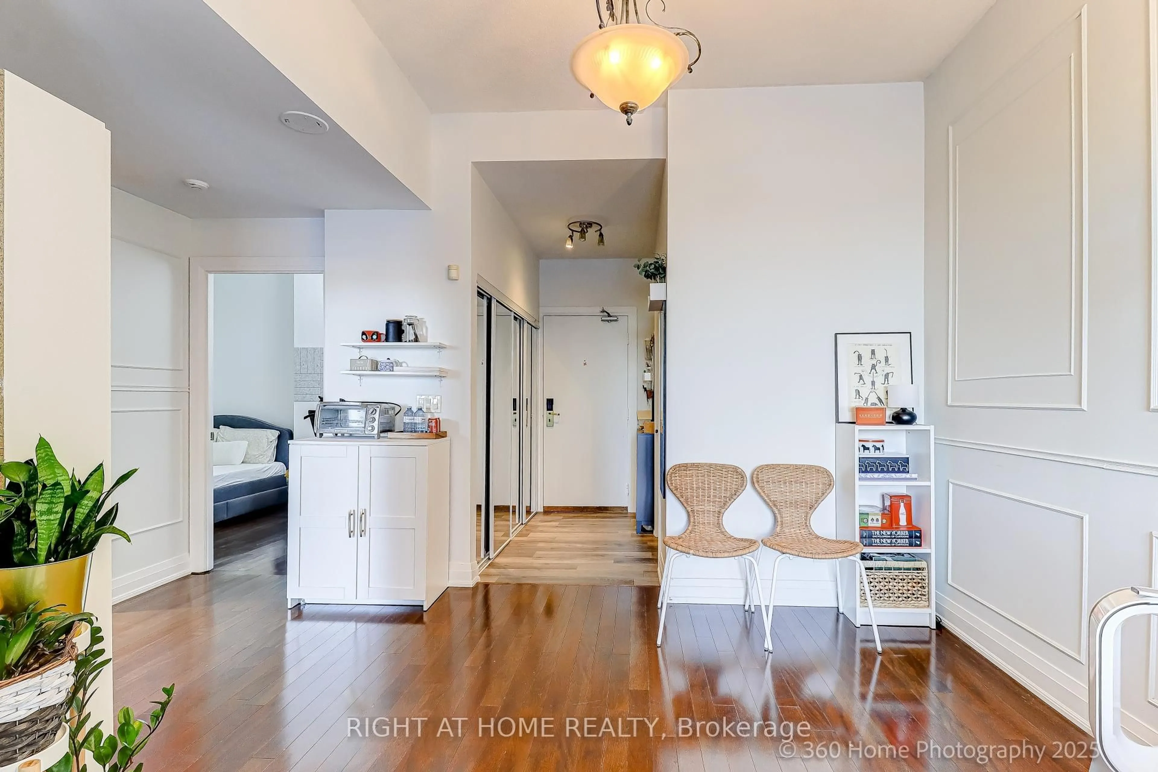 Unknown for 2737 Keele St #203, Toronto Ontario M3M 2E9