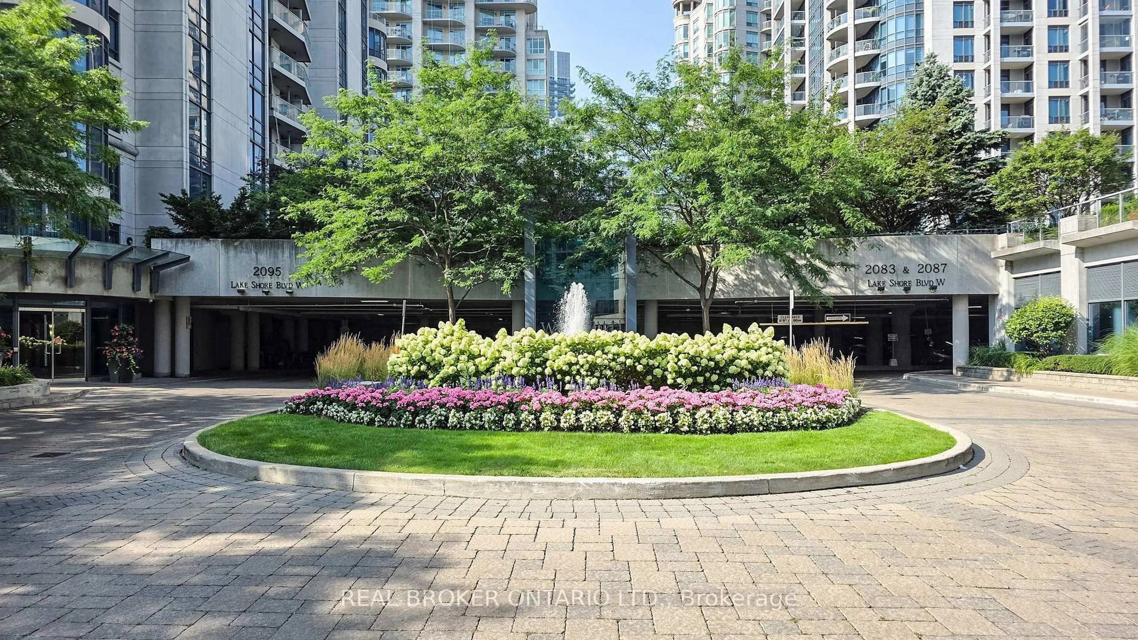 Patio, street for 2087 Lake Shore Blvd #PH7, Toronto Ontario M8V 4G3
