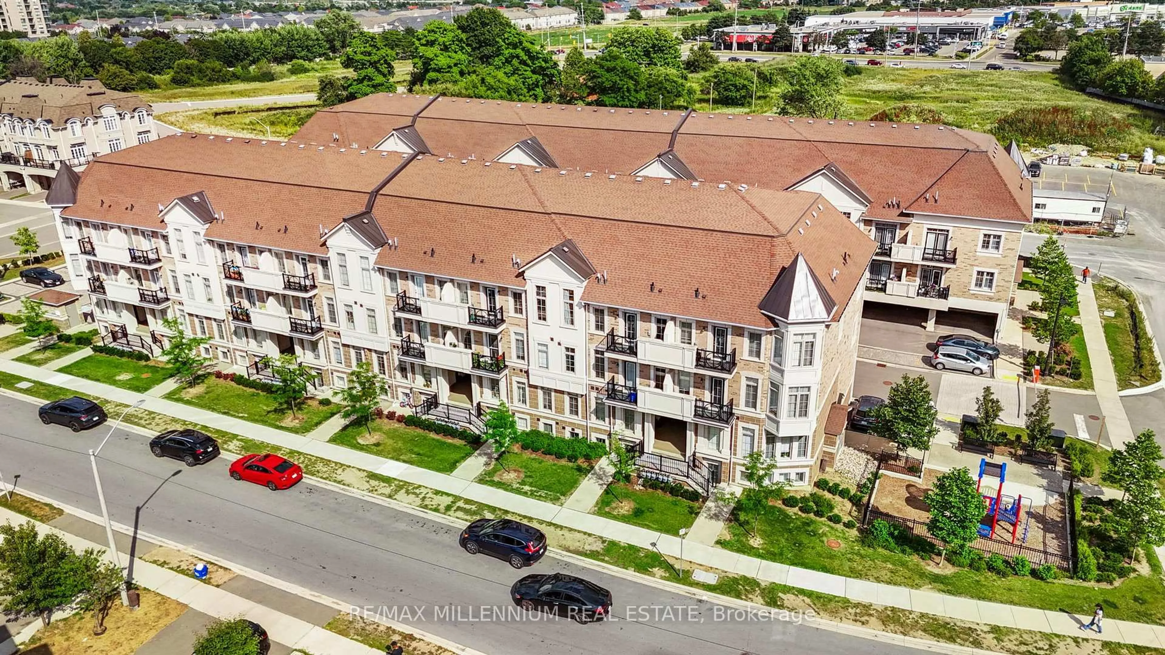 A pic from outside/outdoor area/front of a property/back of a property/a pic from drone, city buildings view from balcony for 62 Preston Meadow Ave #6, Mississauga Ontario L4Z 0C8