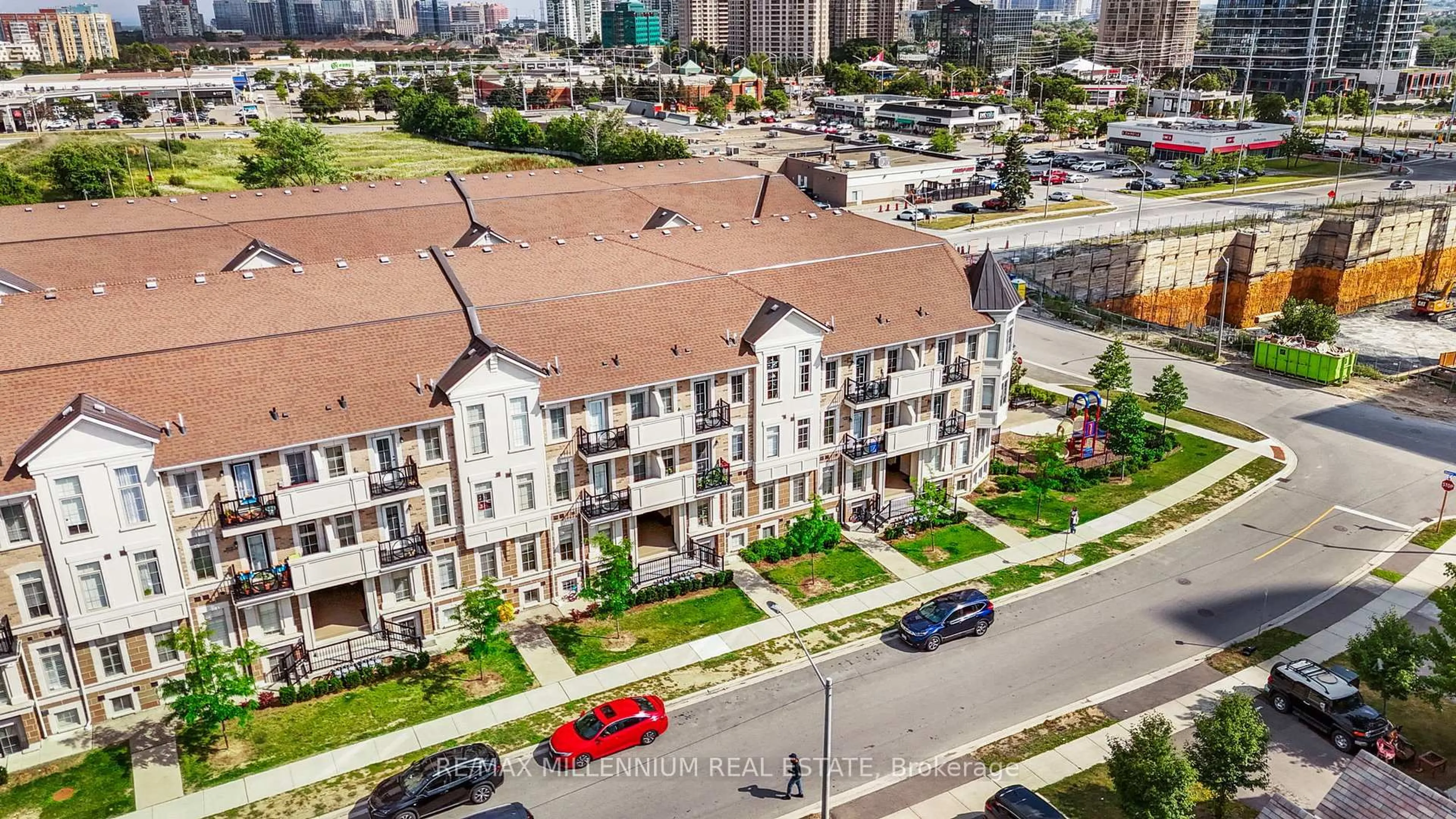 A pic from outside/outdoor area/front of a property/back of a property/a pic from drone, city buildings view from balcony for 62 Preston Meadow Ave #6, Mississauga Ontario L4Z 0C8
