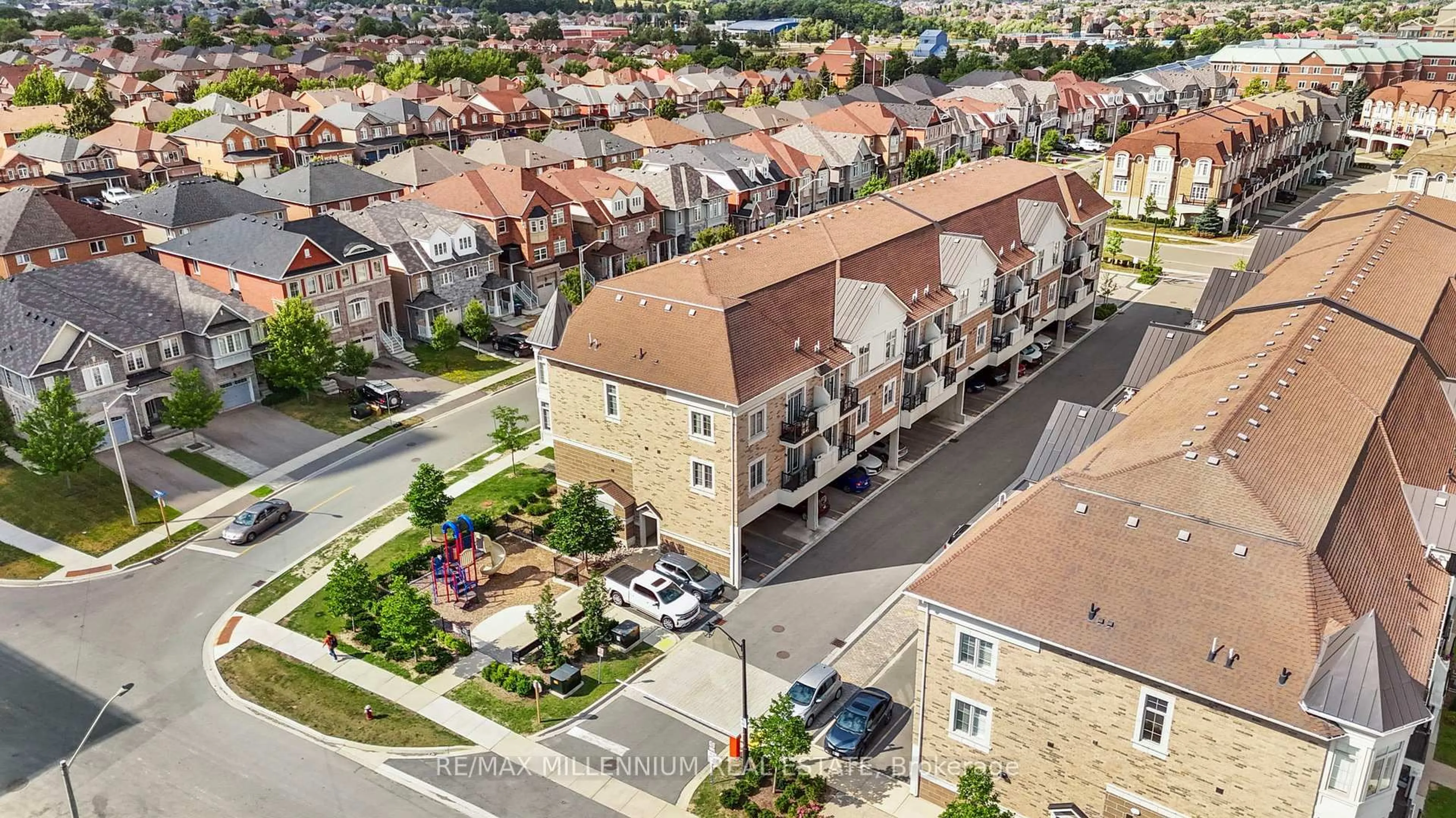 A pic from outside/outdoor area/front of a property/back of a property/a pic from drone, street for 62 Preston Meadow Ave #6, Mississauga Ontario L4Z 0C8