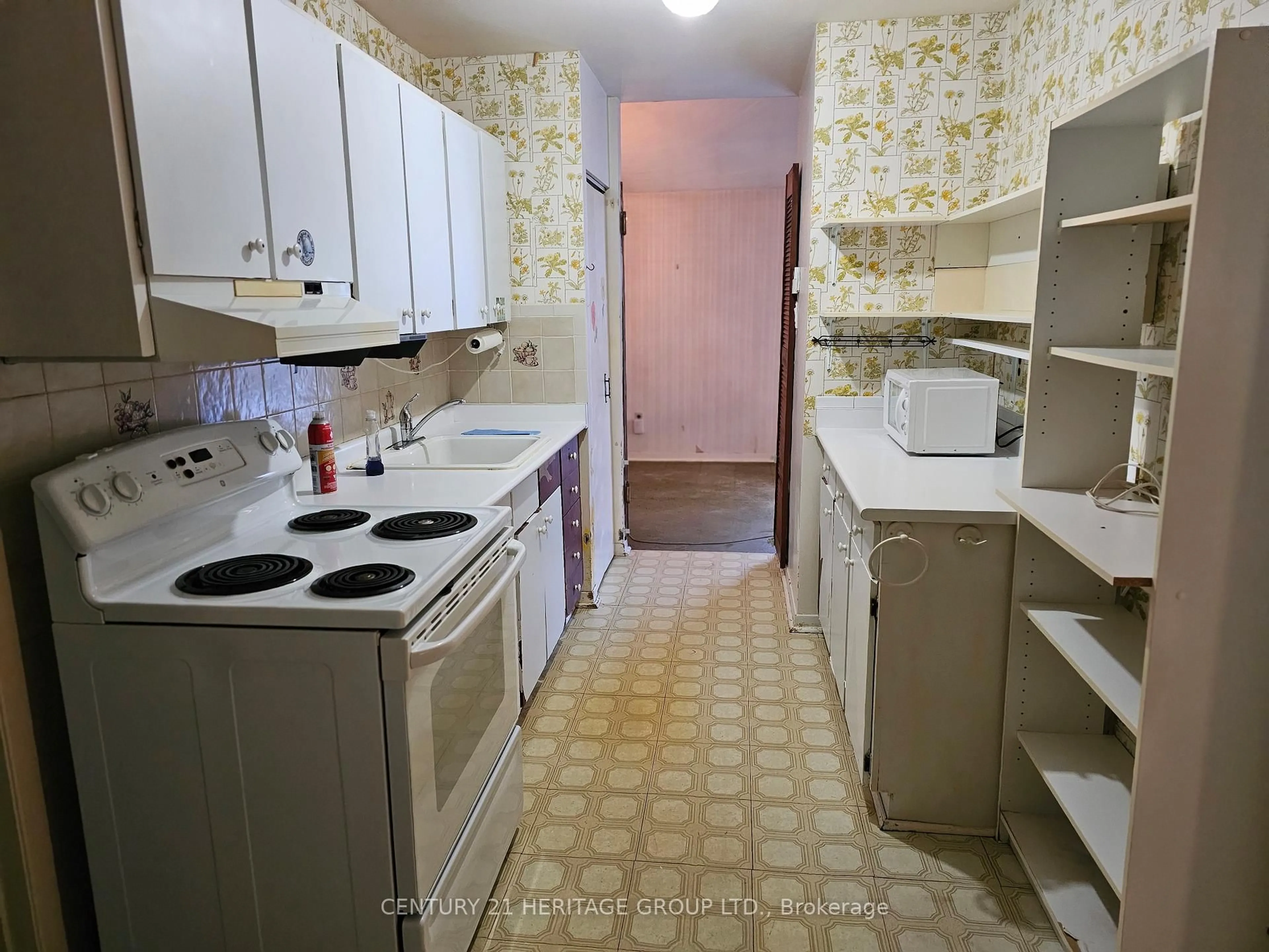 Standard kitchen, unknown for 70 Driftwood Ave #161, Toronto Ontario M3N 2M5