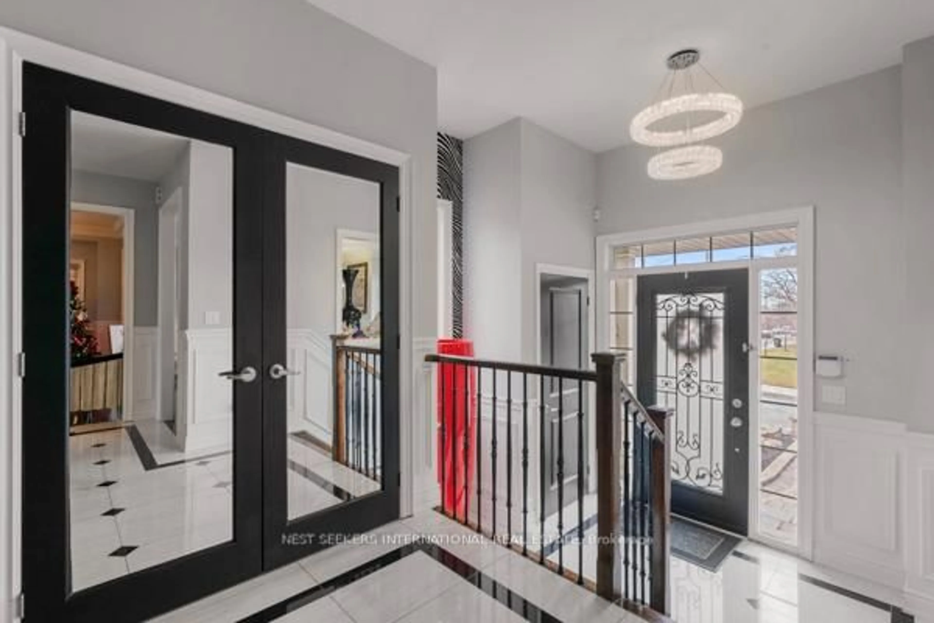 Indoor entryway for 2 George McKenzie Crt, Toronto Ontario M9M 0E1