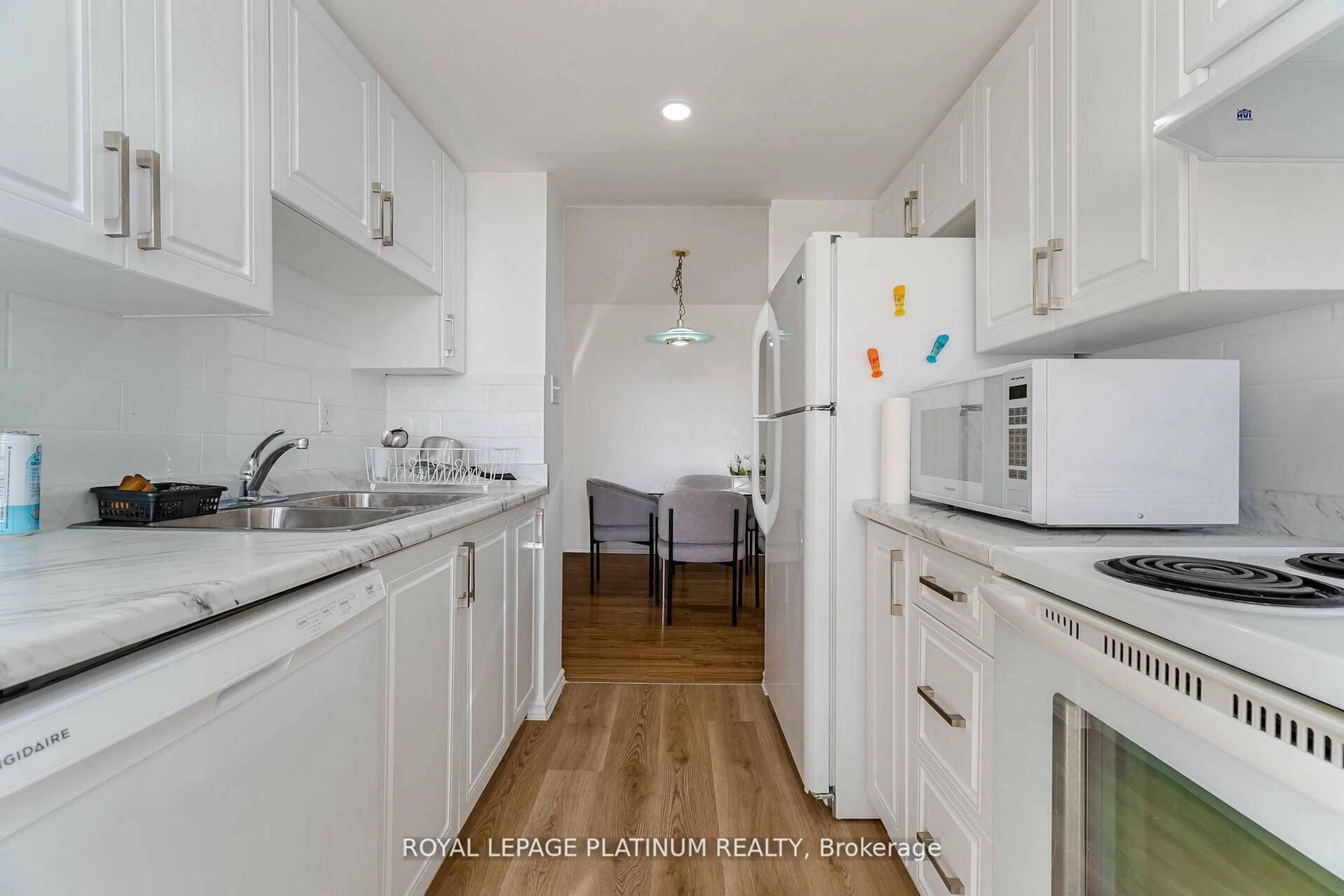 Standard kitchen, unknown for 30 Malta Ave #1005, Brampton Ontario L6Y 4S5