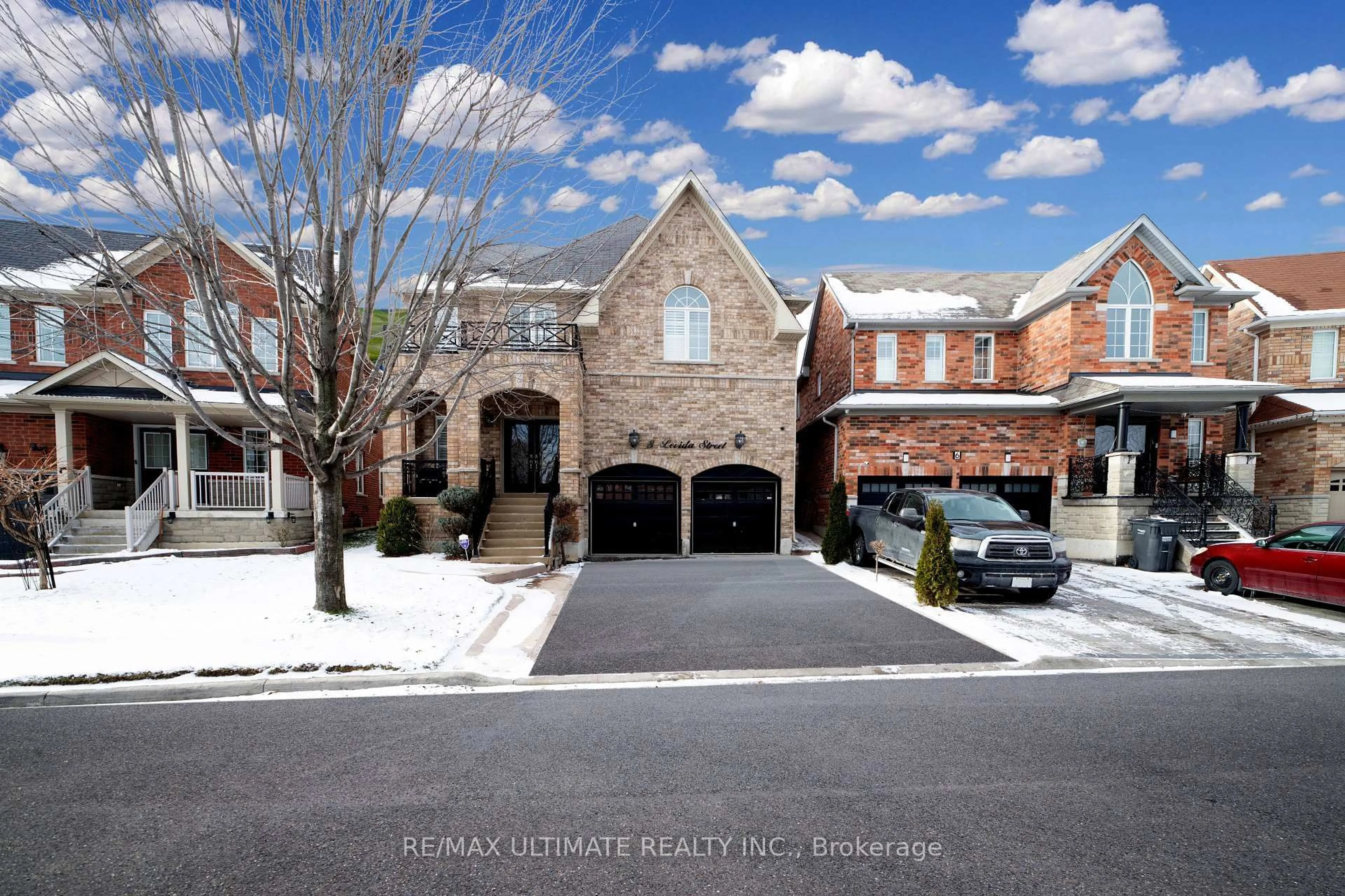 Home with brick exterior material, street for 8 Levida St, Brampton Ontario L6P 3A9