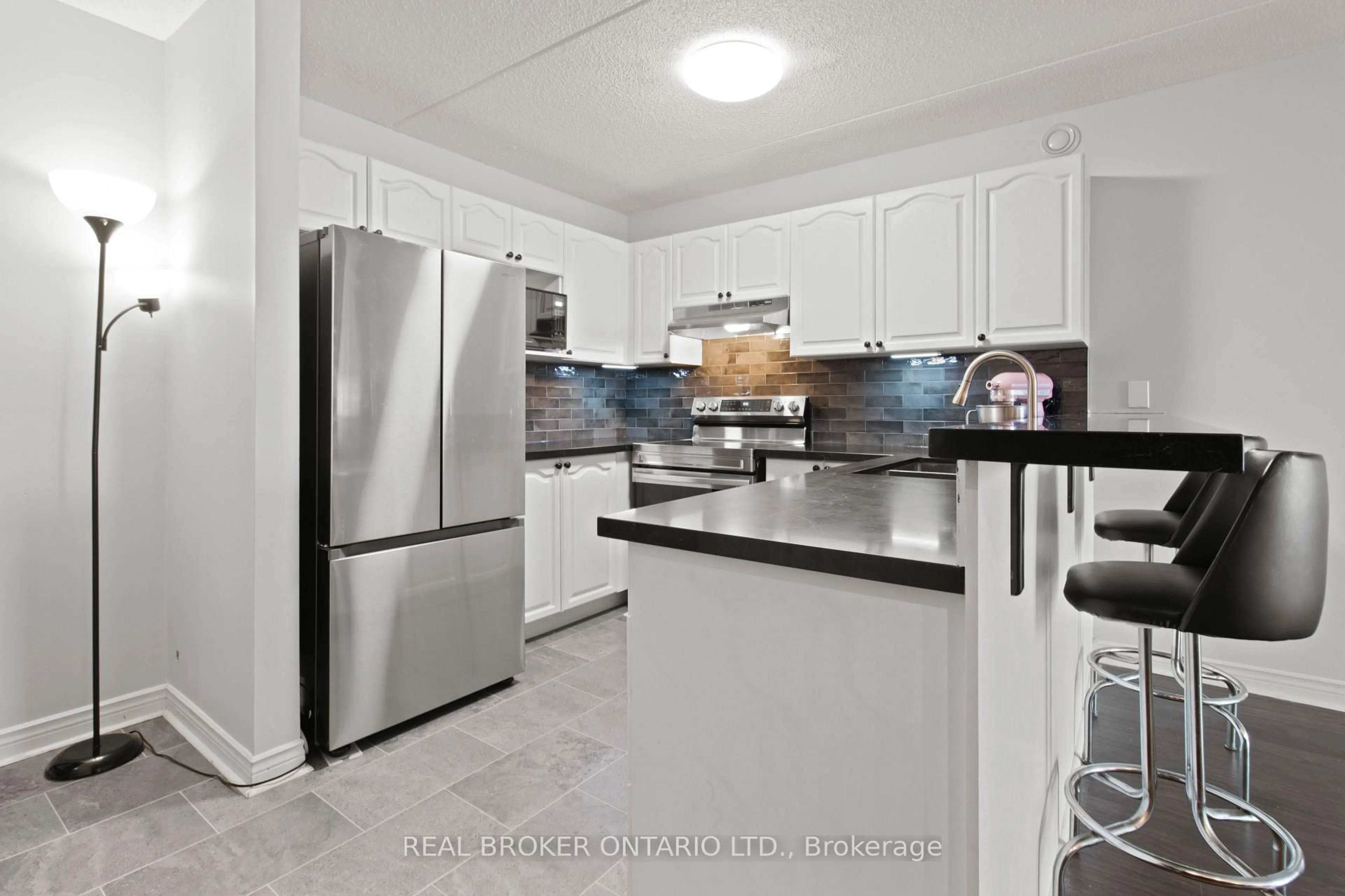 Standard kitchen, ceramic/tile floor for 2010 Cleaver Ave #214, Burlington Ontario L7M 4C1