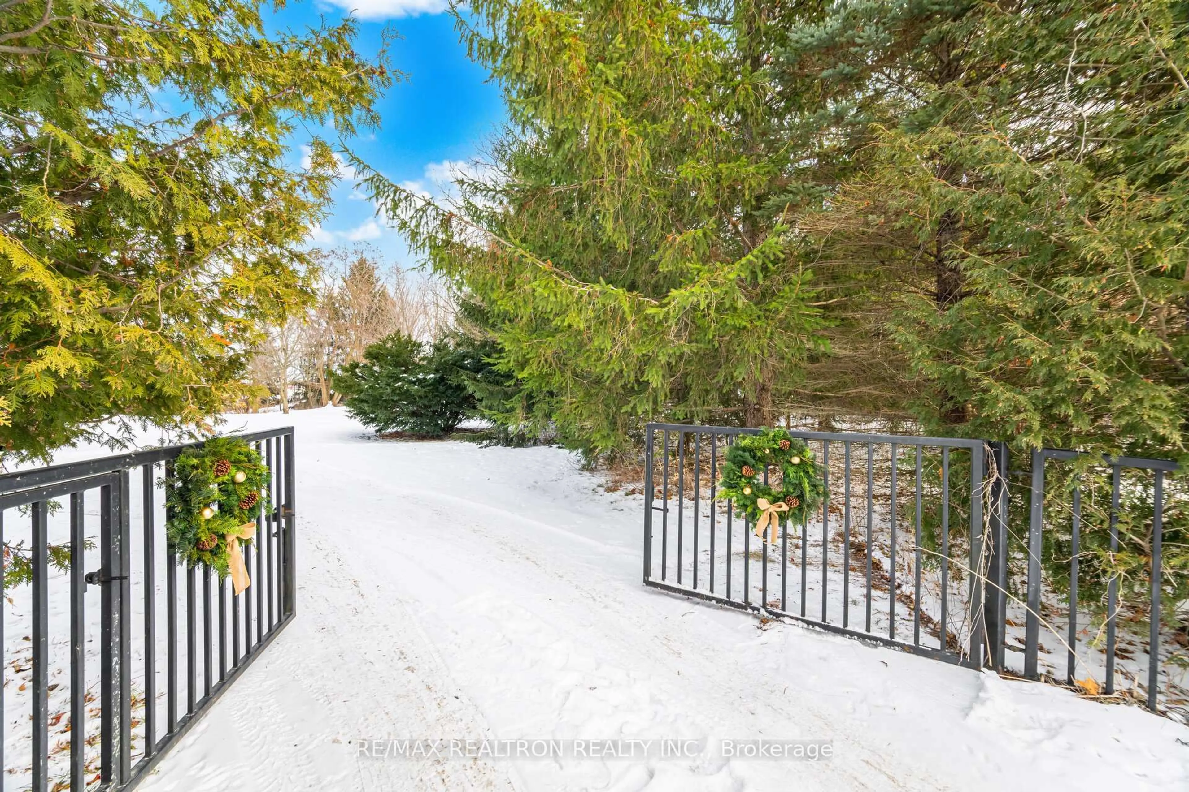 Unknown for 17145 Caledon King Townline, King Ontario L0G 1W0