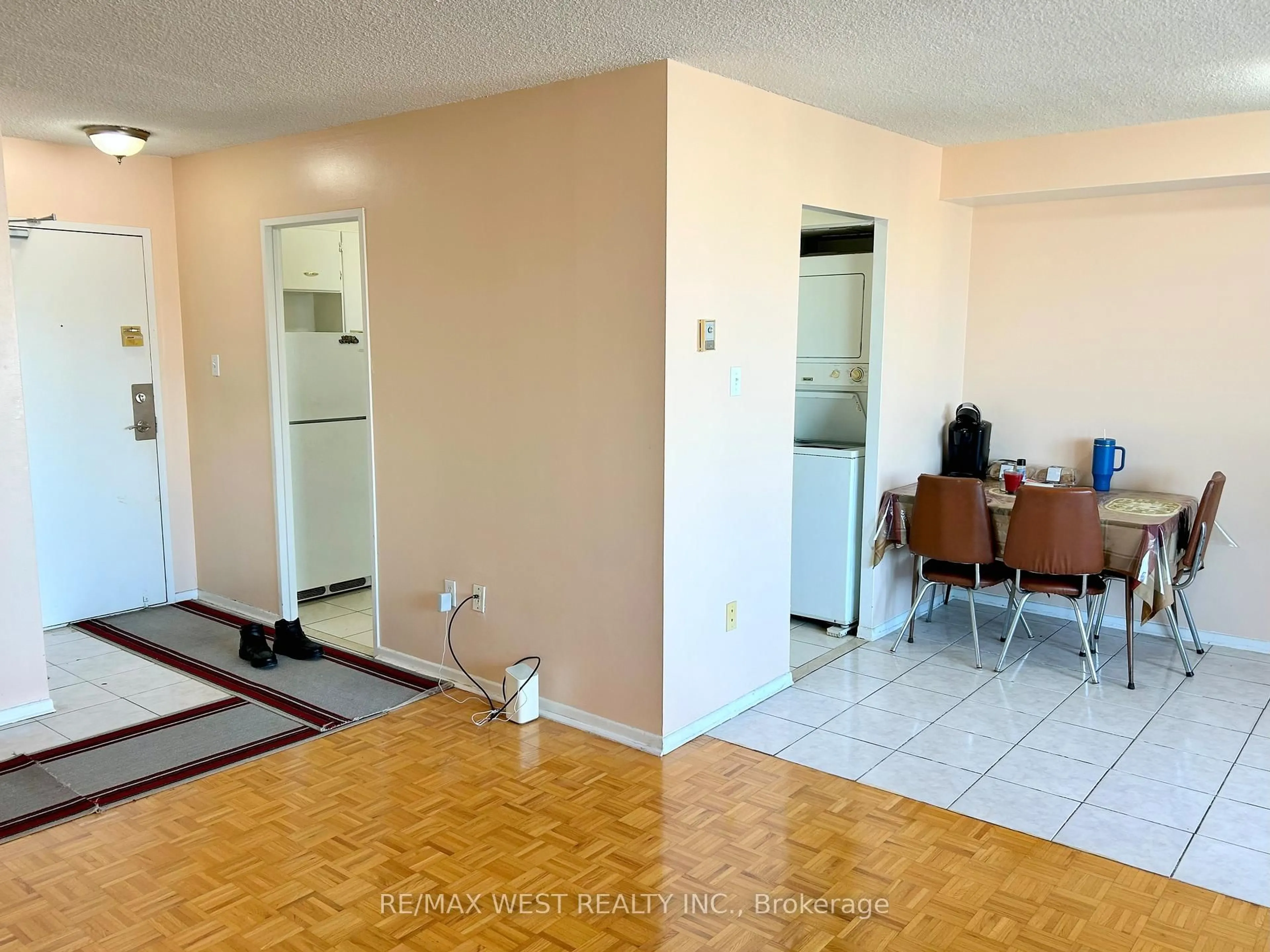 A pic of a room for 5 San Romano Way #1510, Toronto Ontario M3N 2Y4