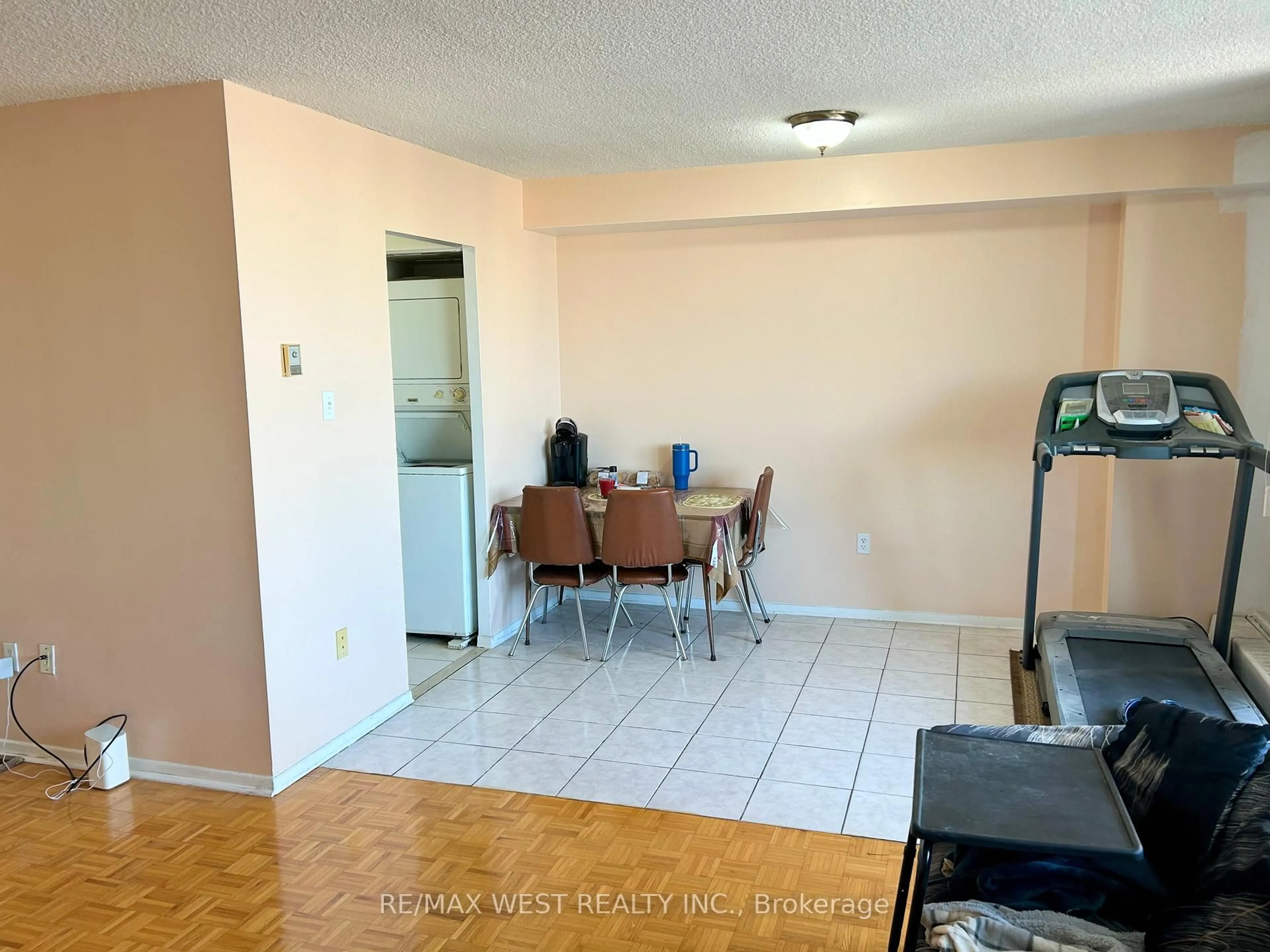 A pic of a room for 5 San Romano Way #1510, Toronto Ontario M3N 2Y4