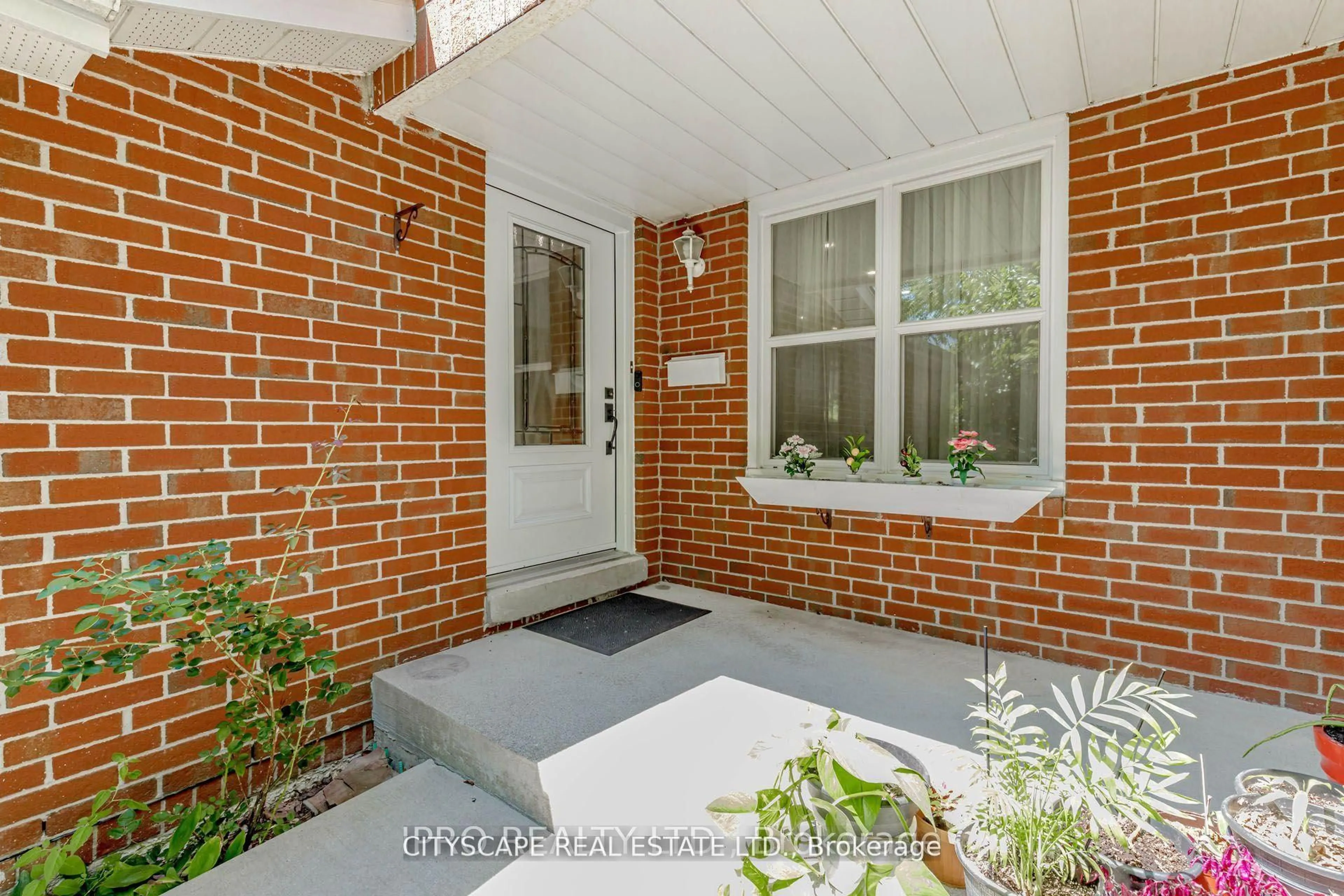 Unknown for 6906 Hickling Cres, Mississauga Ontario L5N 5A8