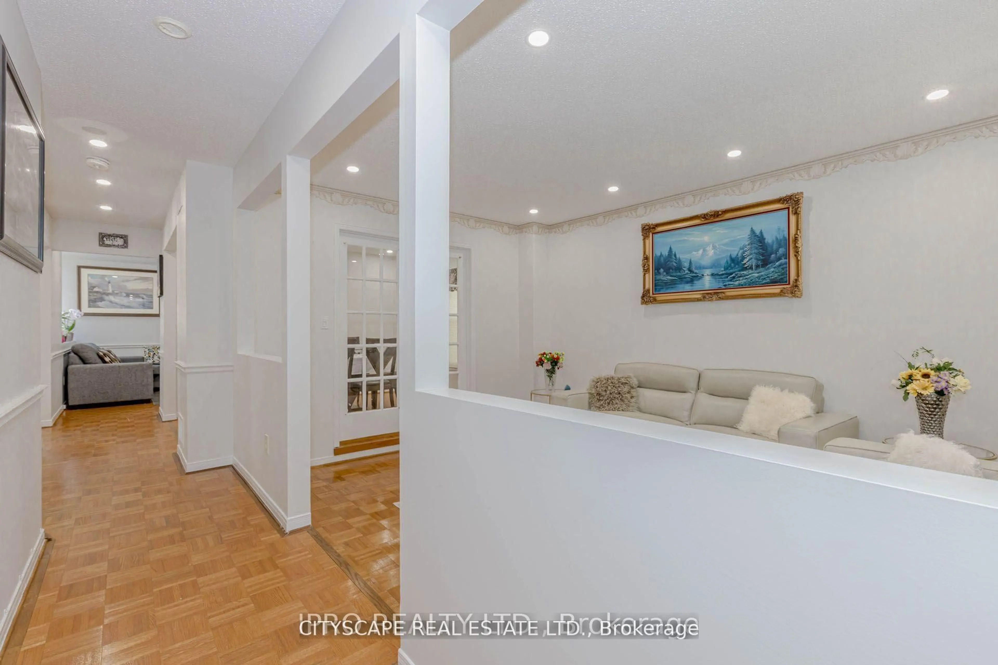 Unknown for 6906 Hickling Cres, Mississauga Ontario L5N 5A8