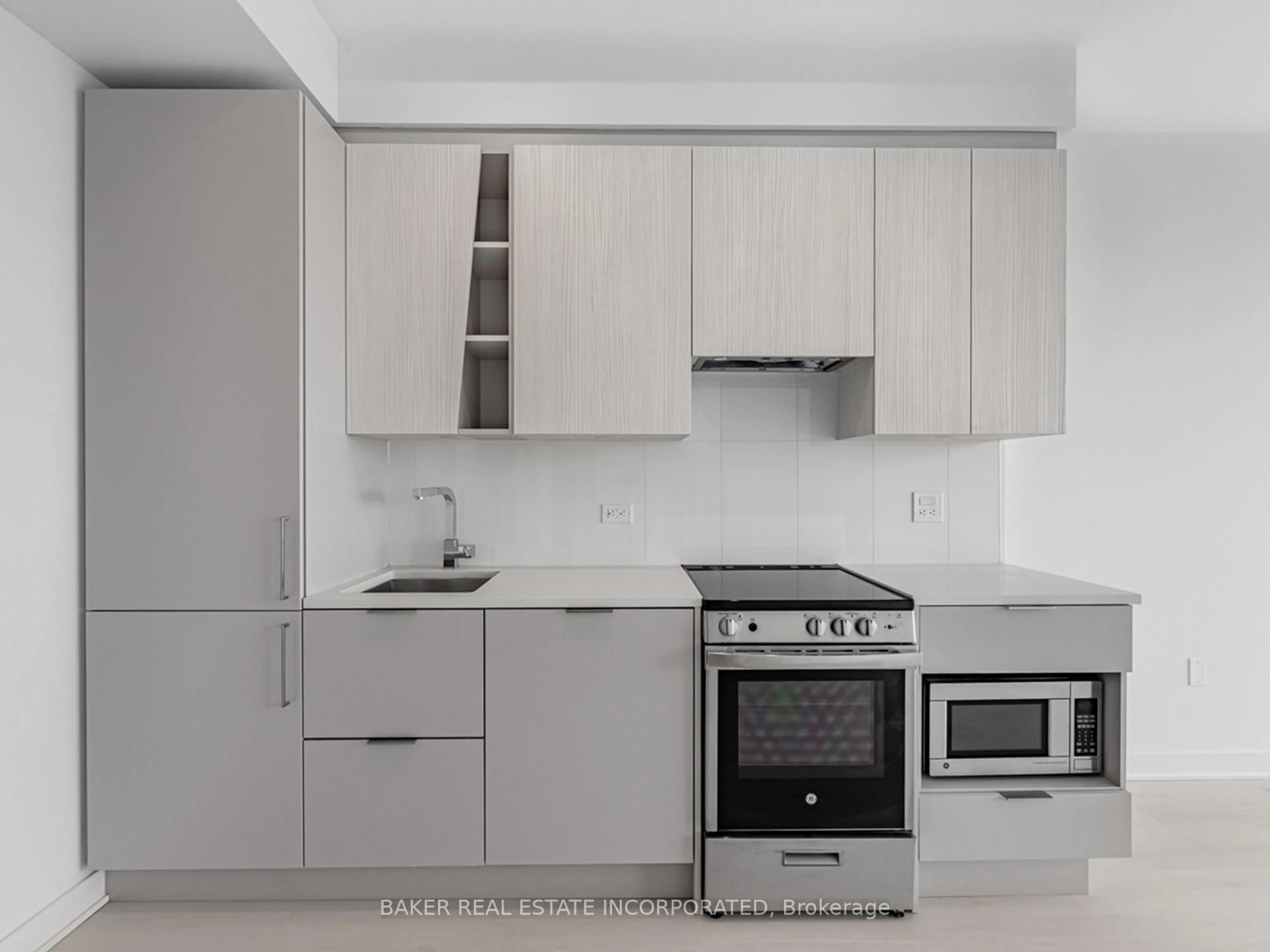 Standard kitchen, unknown for 3900 Confederation Pkwy #5806, Mississauga Ontario L5B 0M3