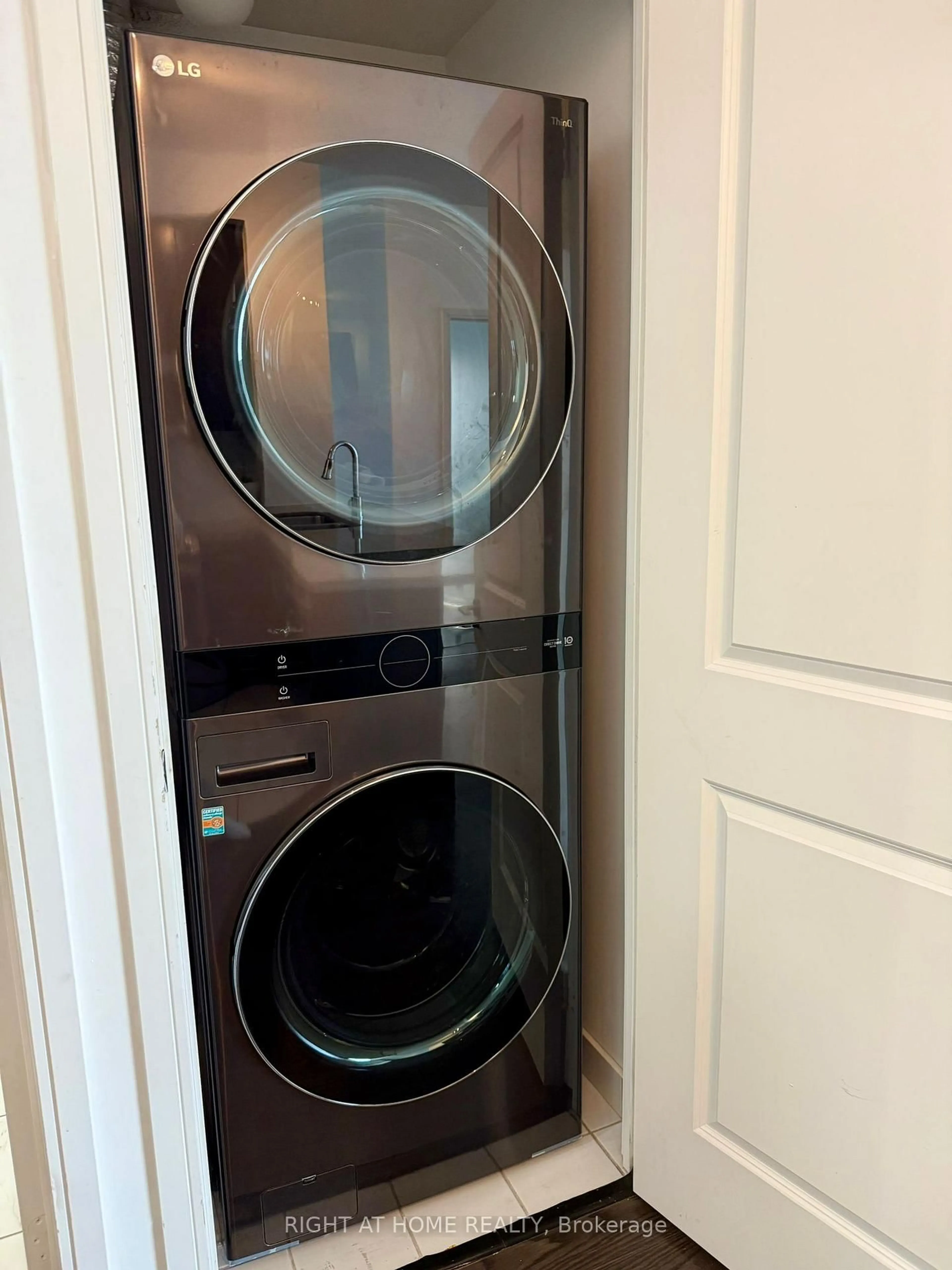 Laundry room for 50 Absolute Ave Ave, Mississauga Ontario L4Z 0A8