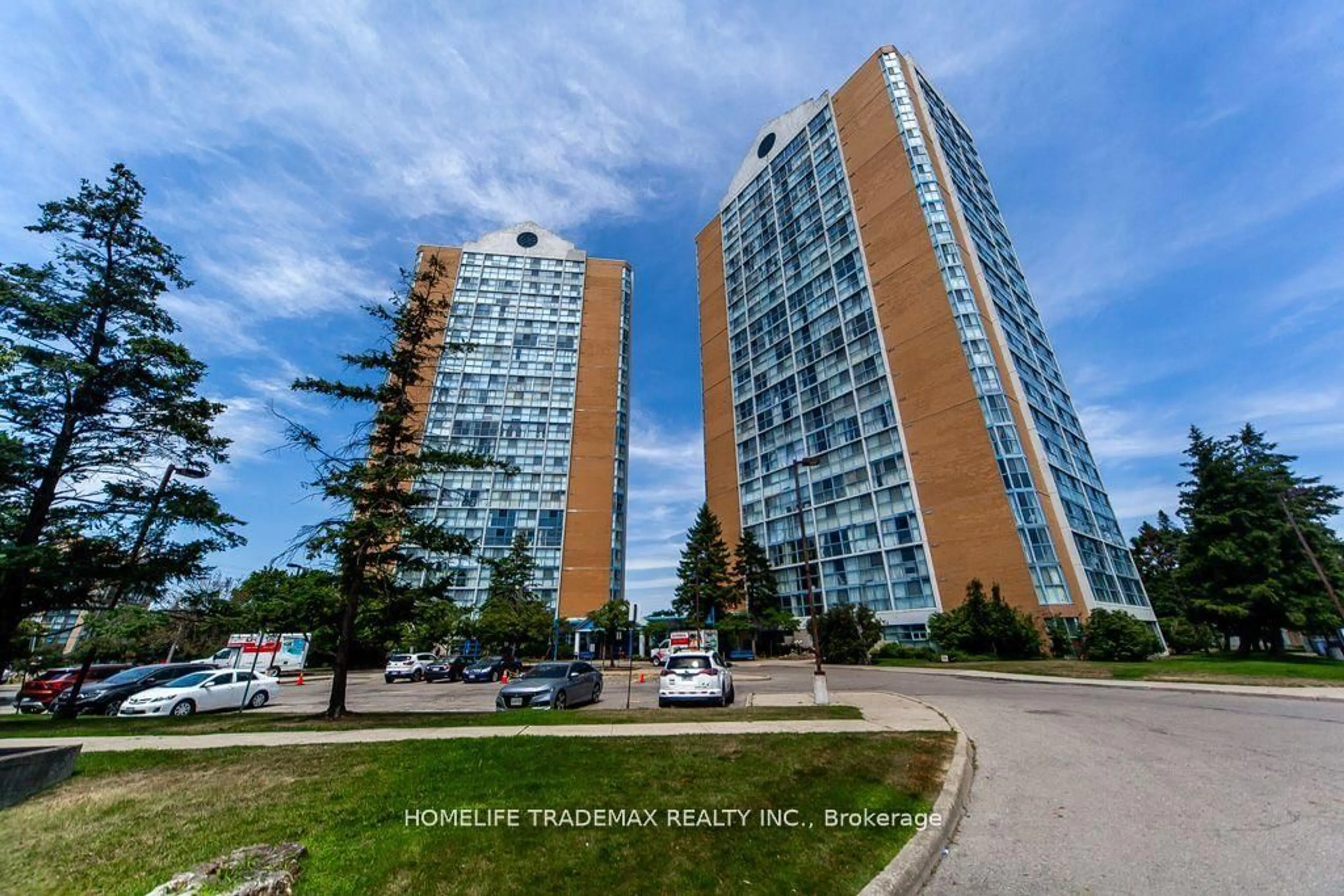 A pic from outside/outdoor area/front of a property/back of a property/a pic from drone, building for 35 Trailwood Dr #2117, Mississauga Ontario L4Z 3L6