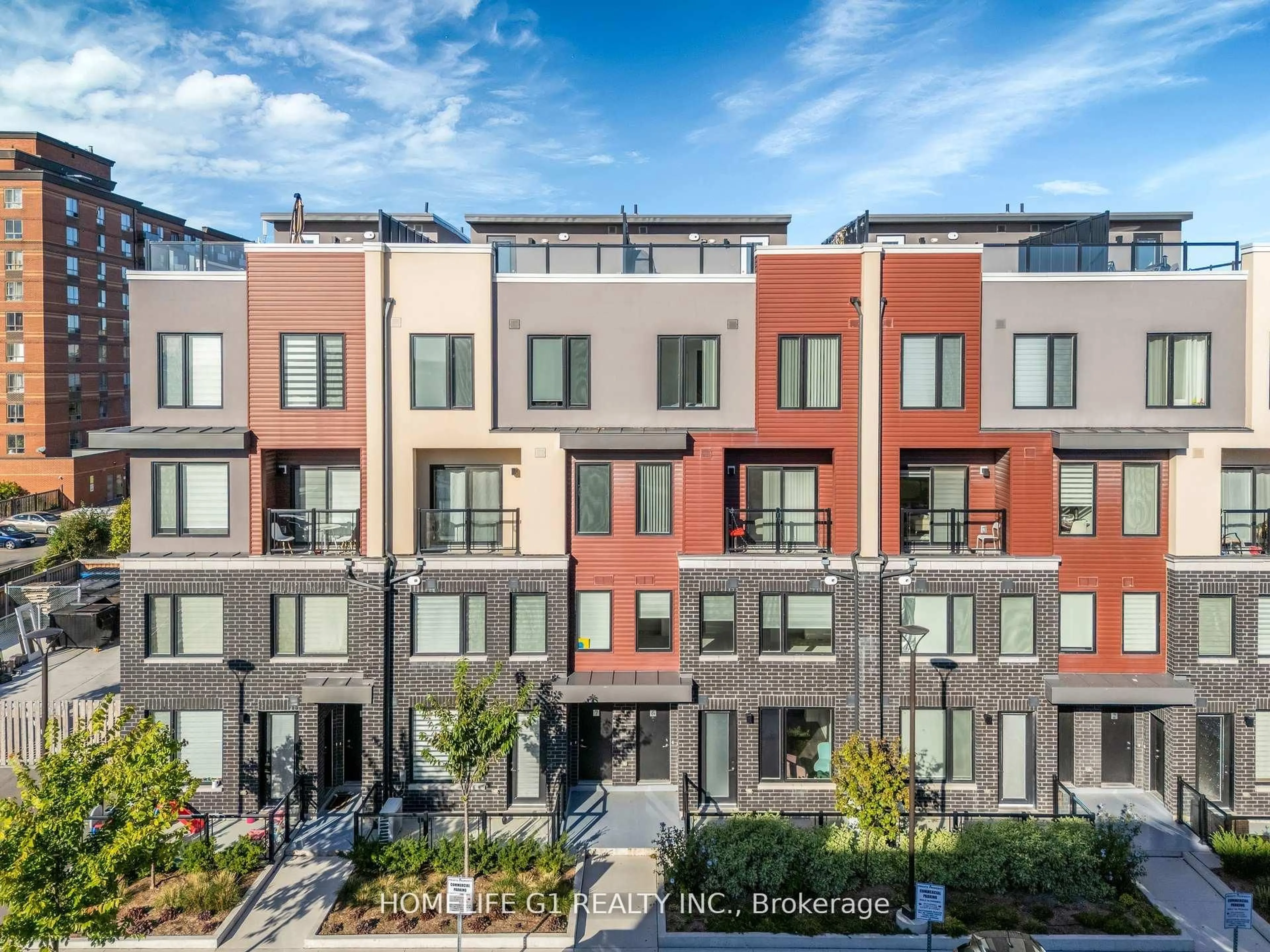 A pic from outside/outdoor area/front of a property/back of a property/a pic from drone, street for 3429 Ridgeway Dr #5, Mississauga Ontario L5L 0B9