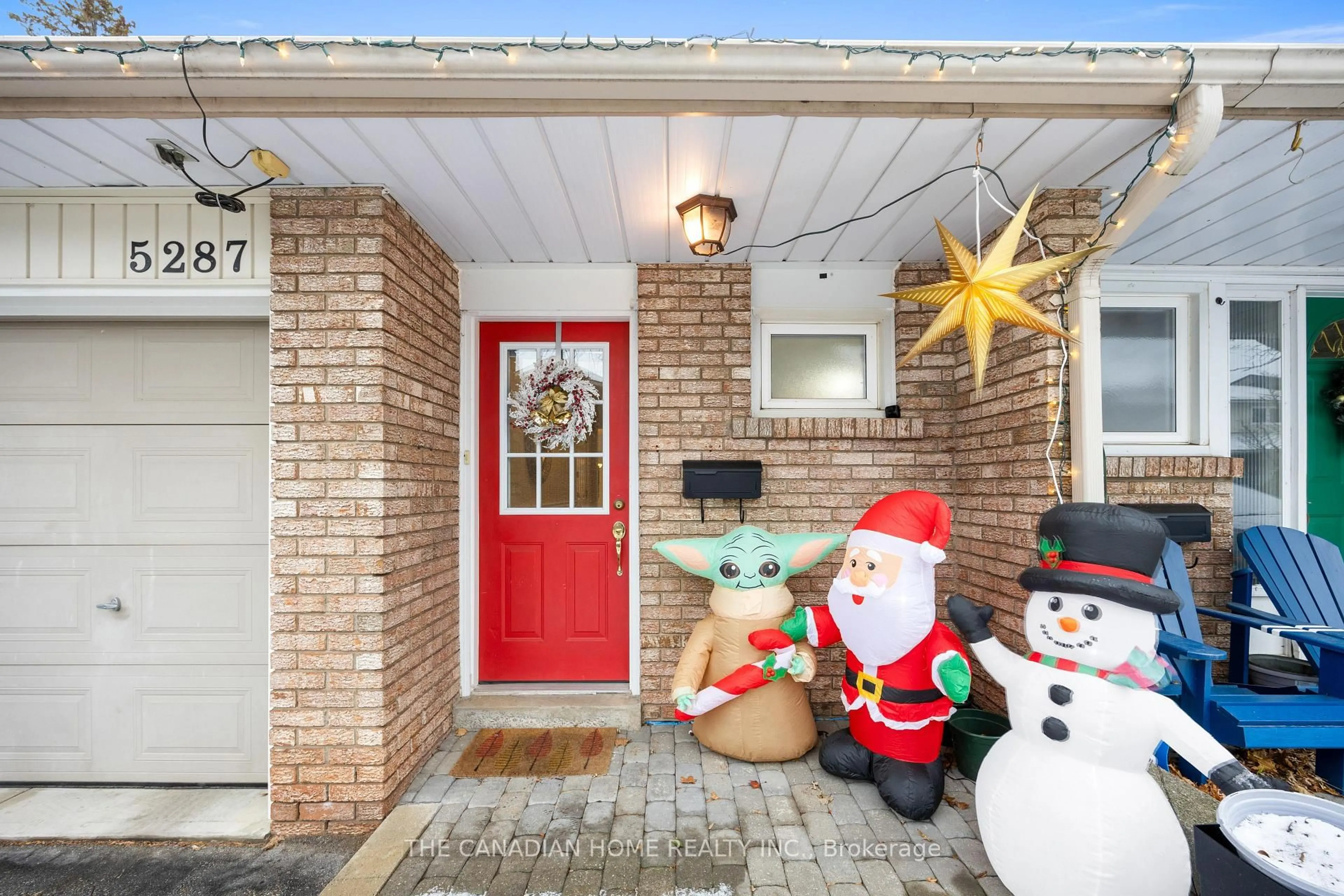 Indoor entryway for 5287 BANTING Crt, Burlington Ontario L7L 2Z4