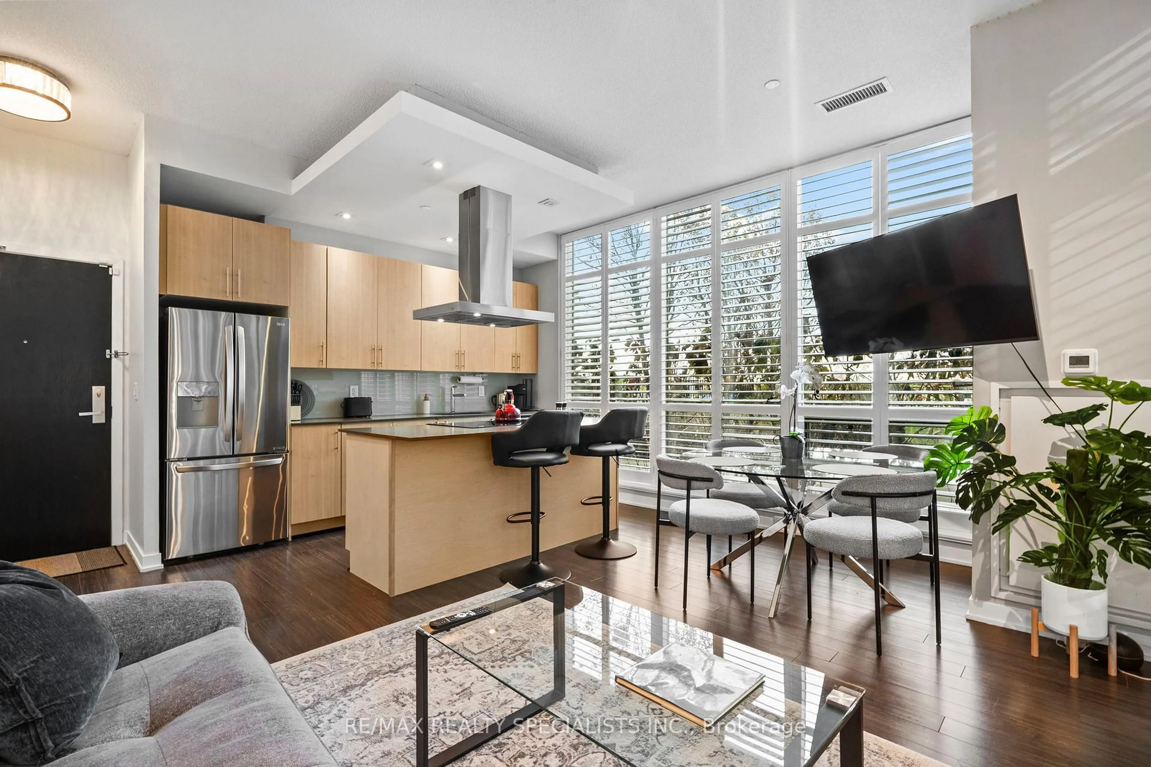 Open concept kitchen, unknown for 165 Legion Rd #T3, Toronto Ontario M8Y 0B3