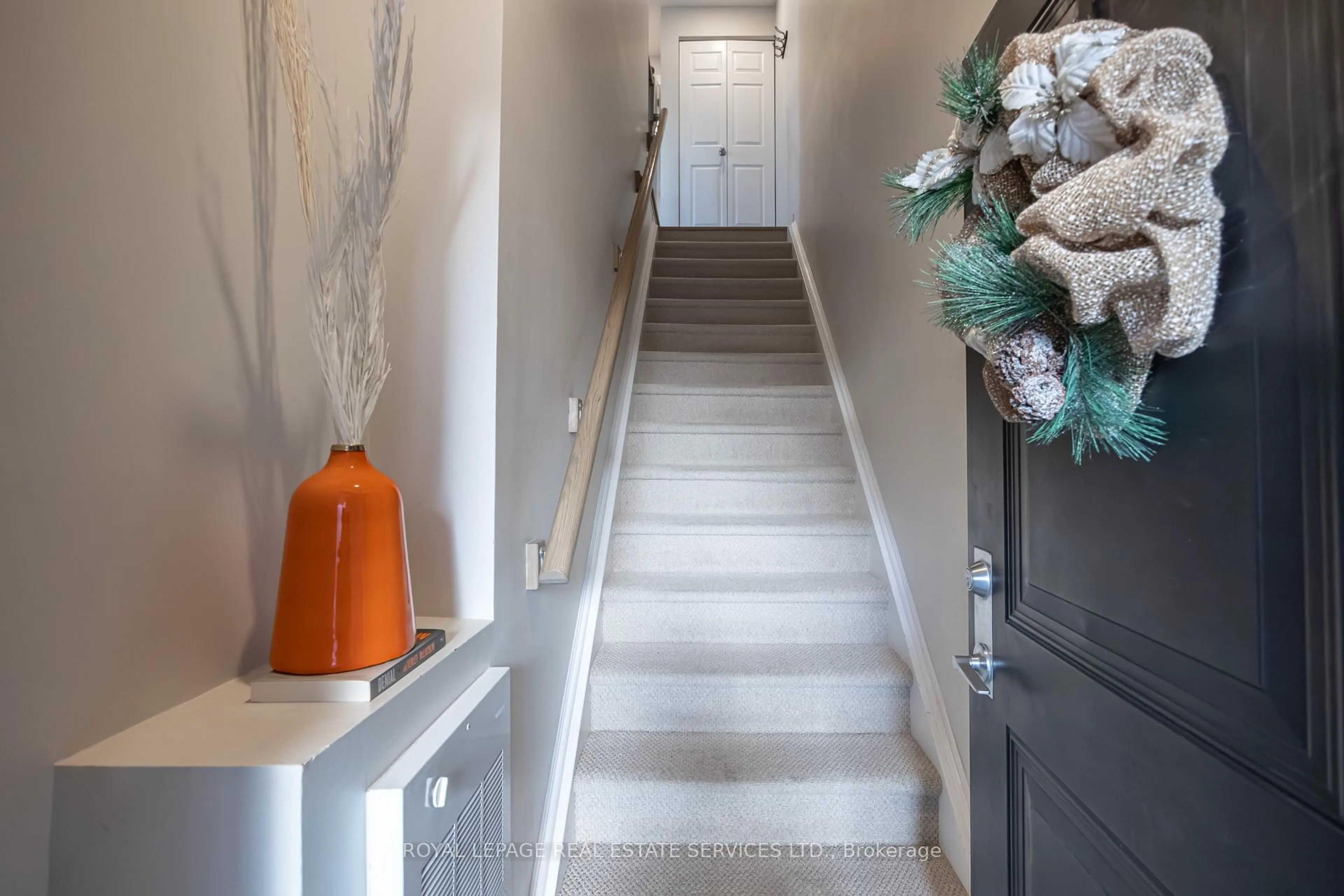 Indoor entryway for 30 Carnation Ave #92, Toronto Ontario M8V 0B8