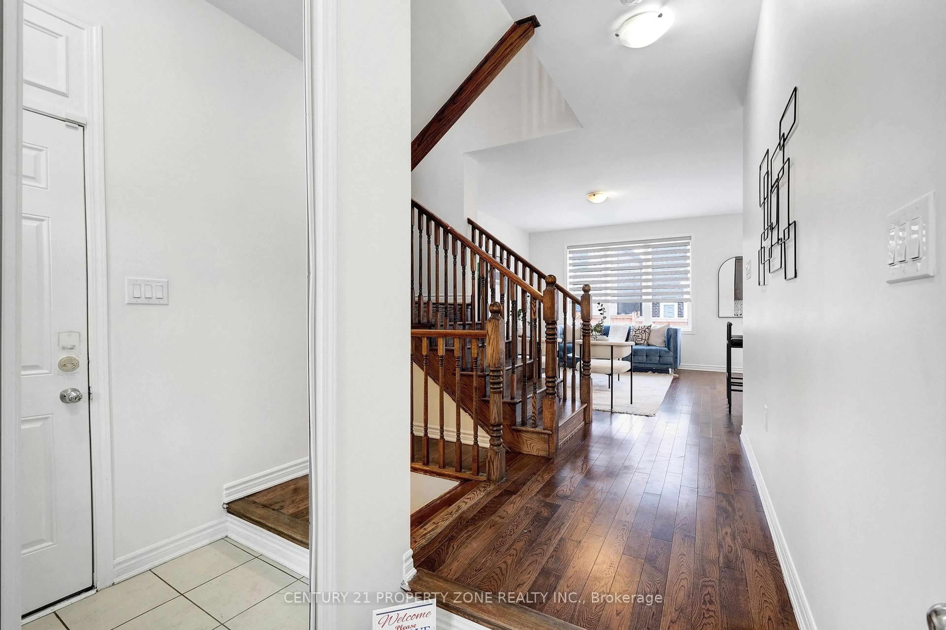 Indoor foyer for 13 Boothill Dr, Brampton Ontario L7A 0A9